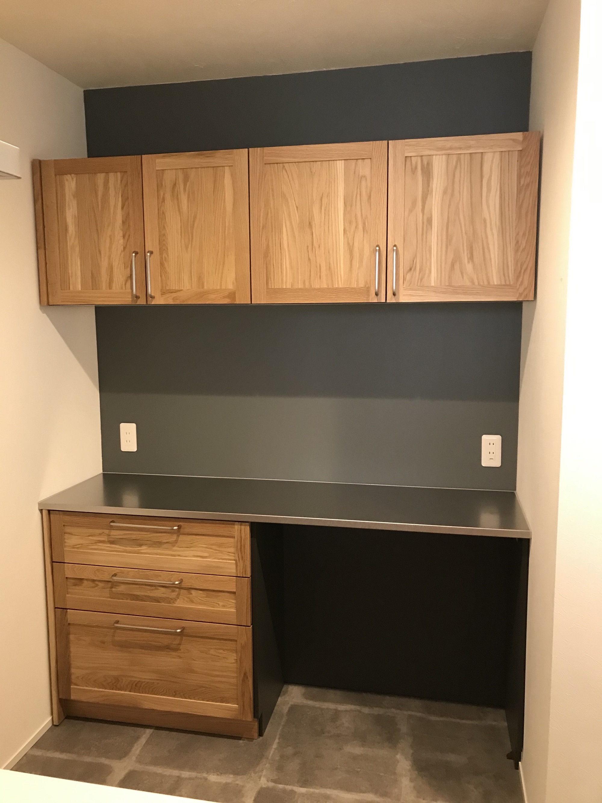 カップボード　ウッドワン　アクセント塗装