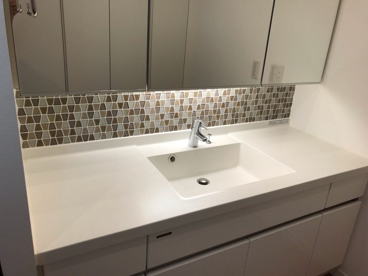 タイル　洗面　立ち上がり