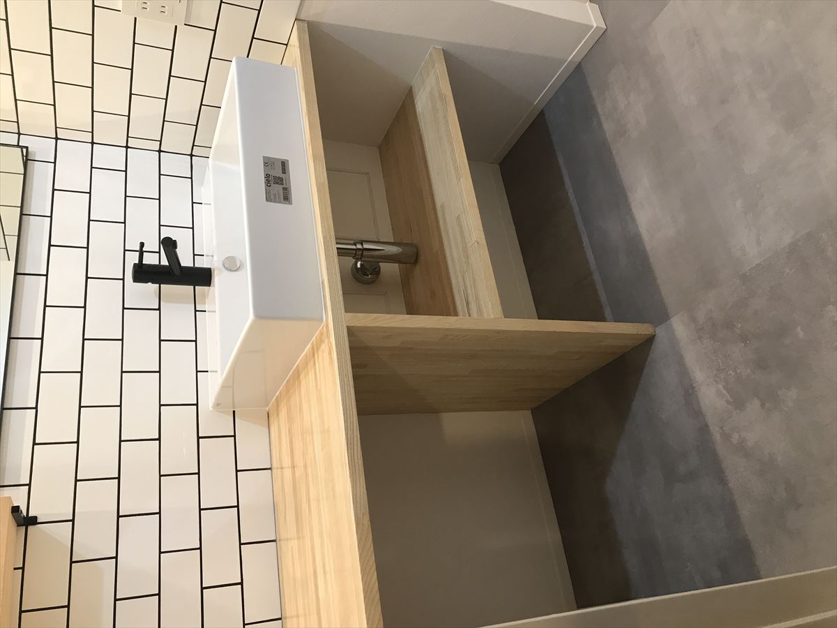 造作洗面台　サブウェイタイル