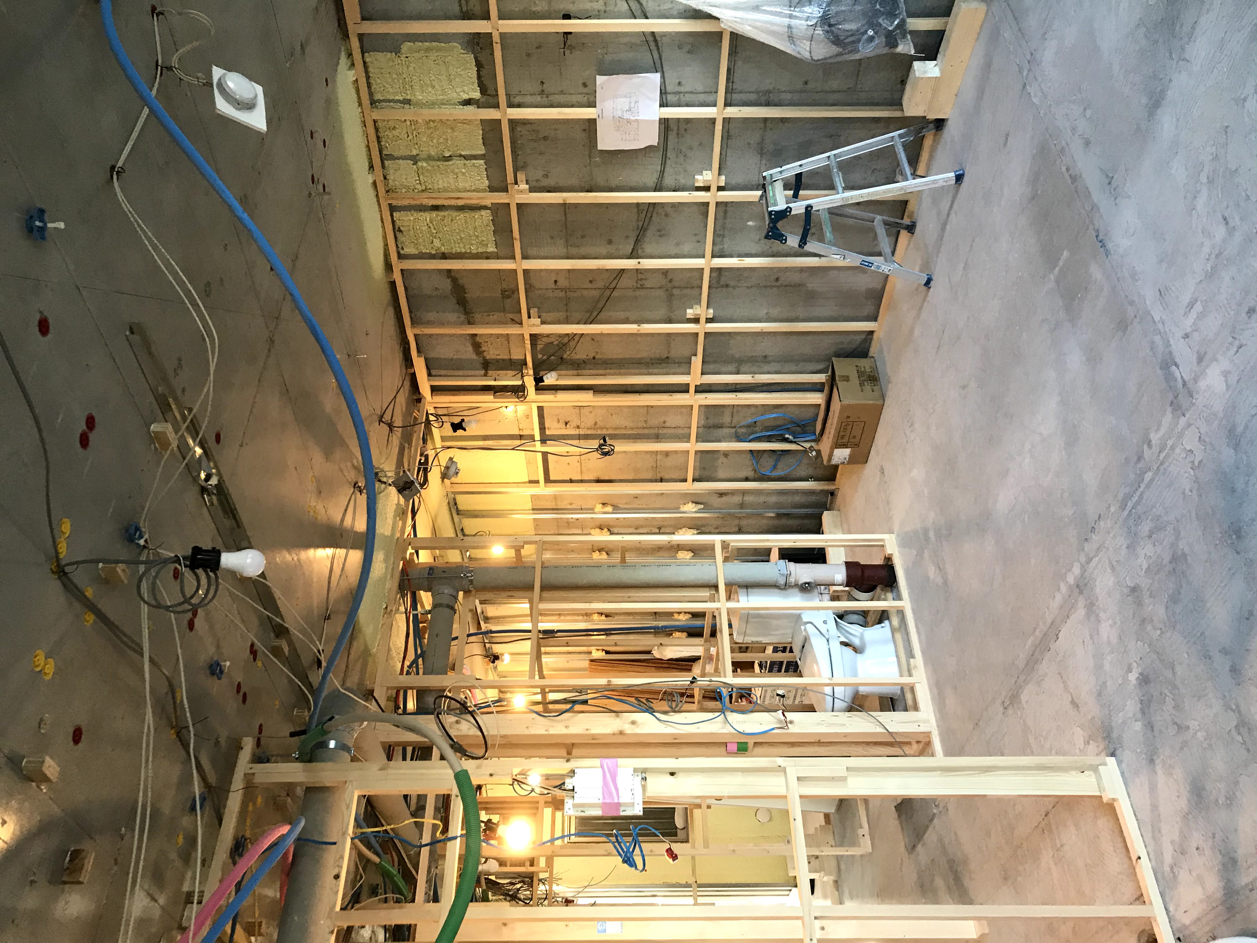 マンションフルスケリノベ　～８：壁の木軸～