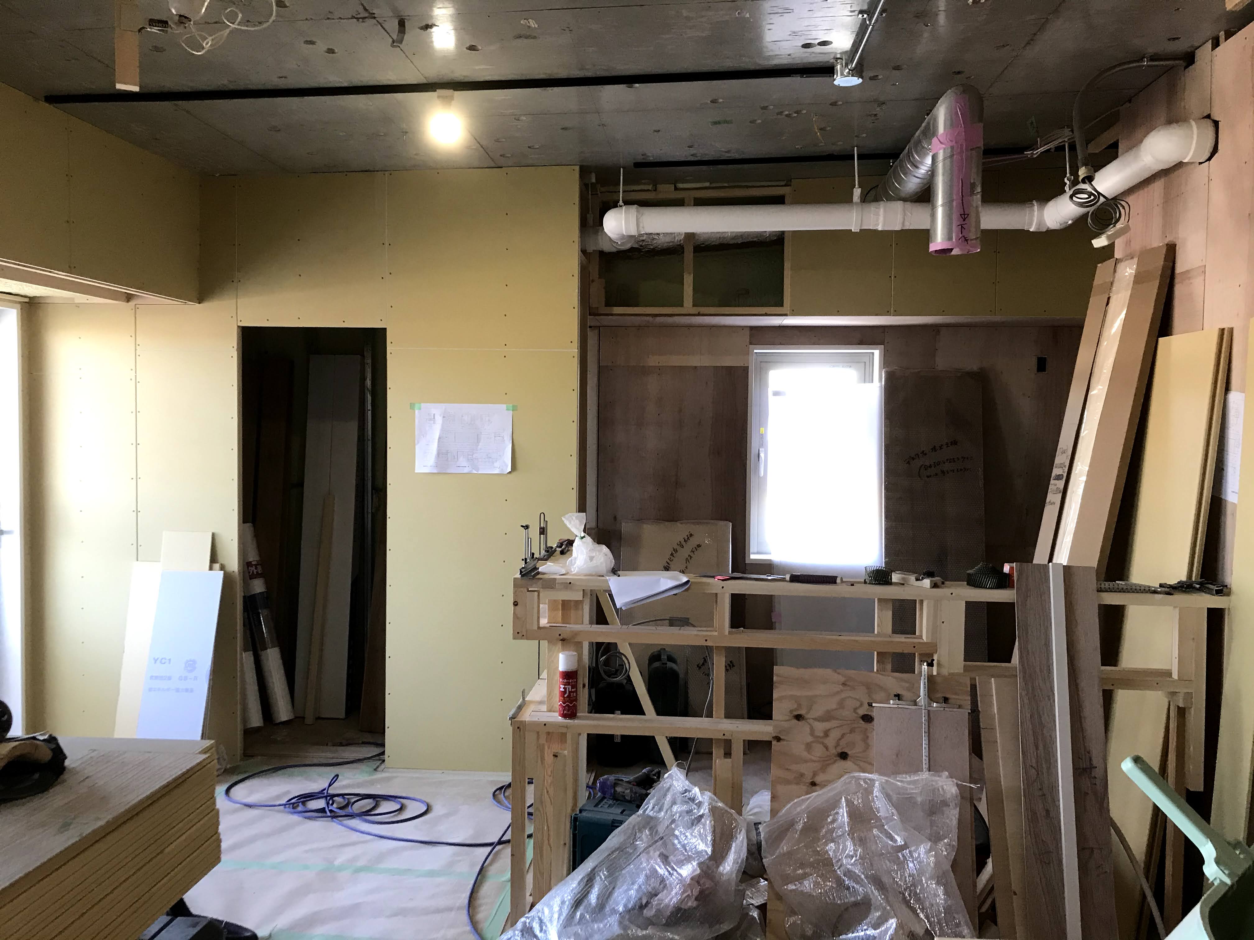 マンションフルスケリノベ　～12：壁ボード貼・壁掛けテレビ隠蔽配線～