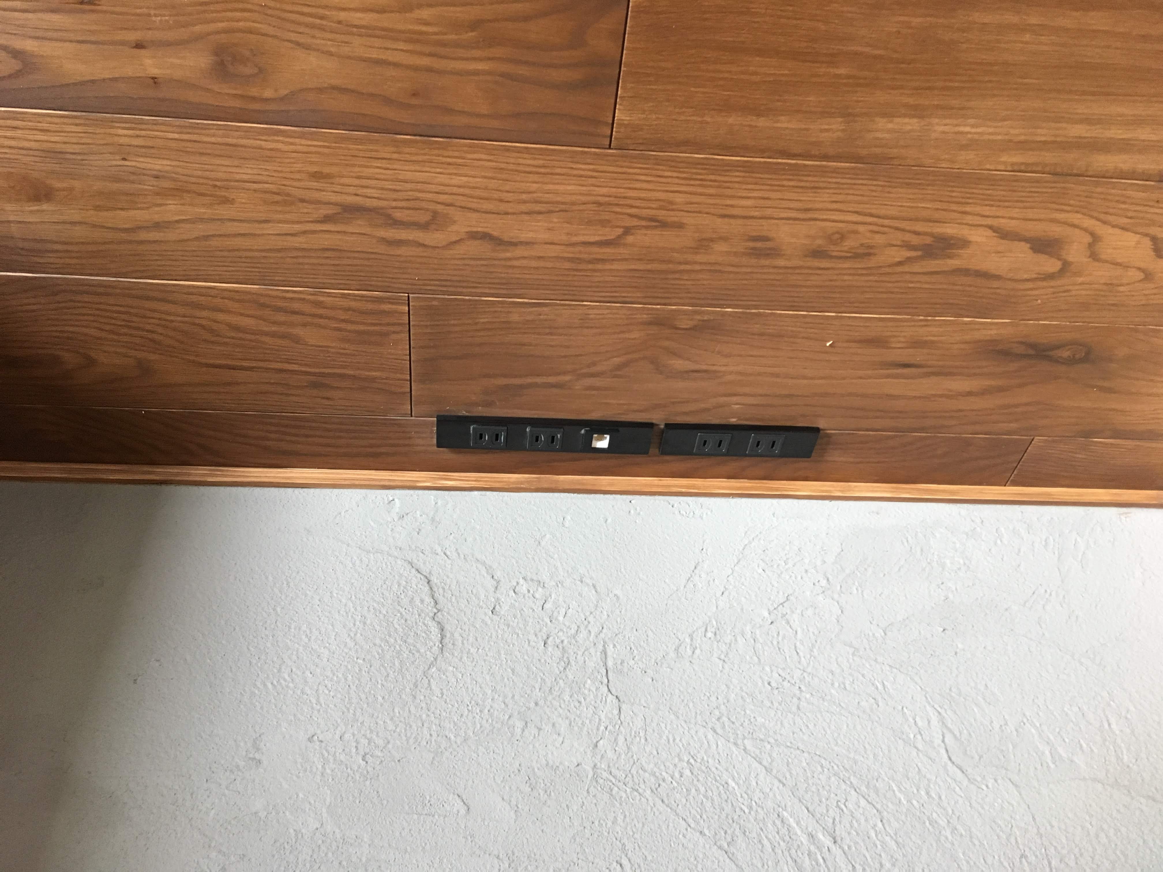 デスク上をすっきり！