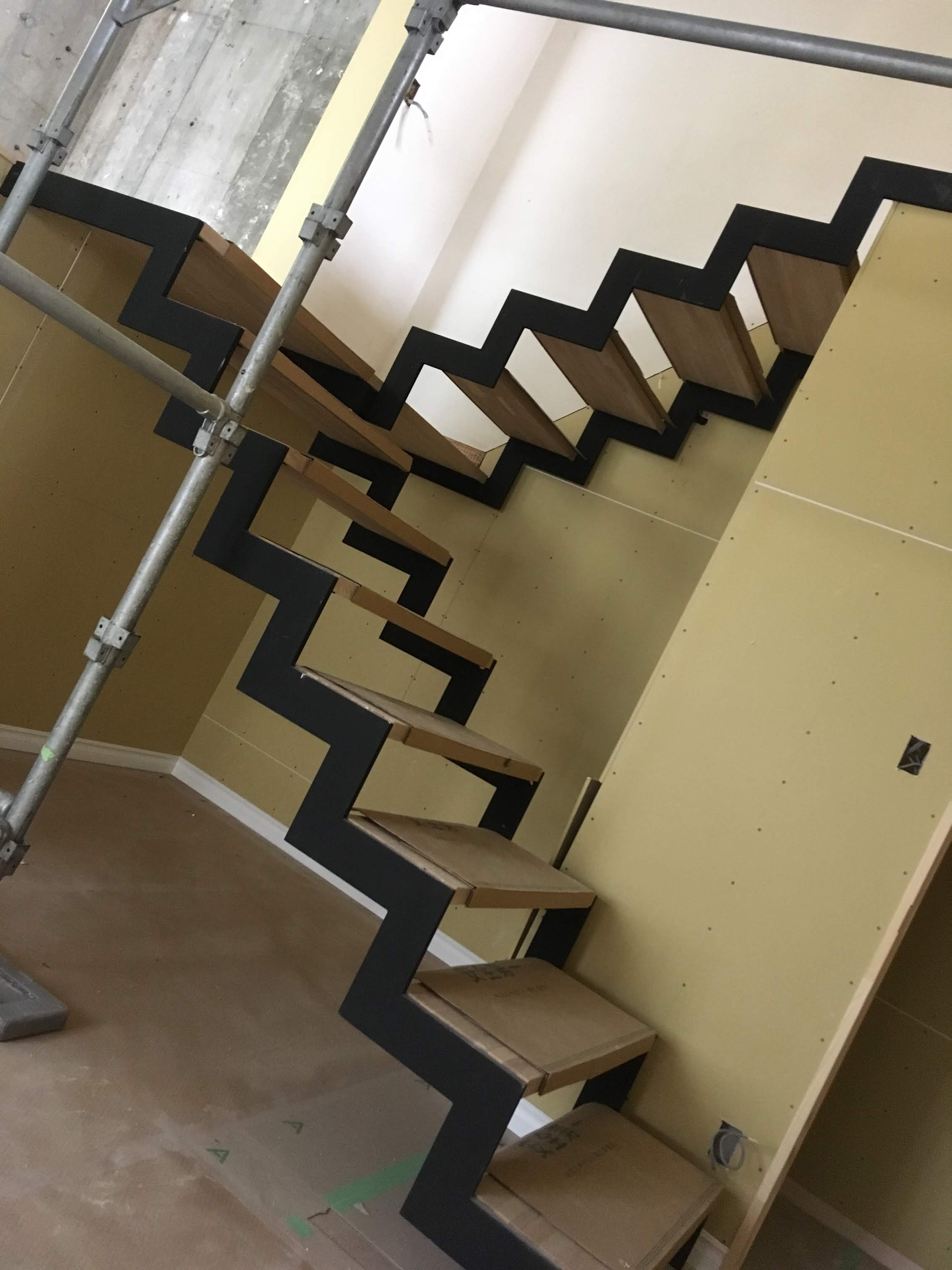 開放的な階段！！