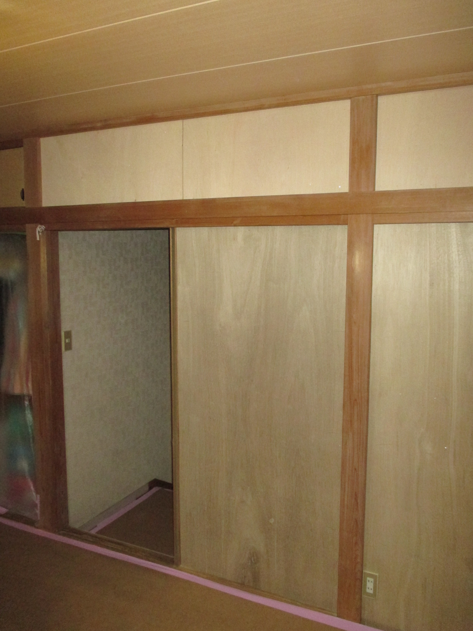 和室を洋風に・・・。②聚楽壁⇒クロス仕上げ