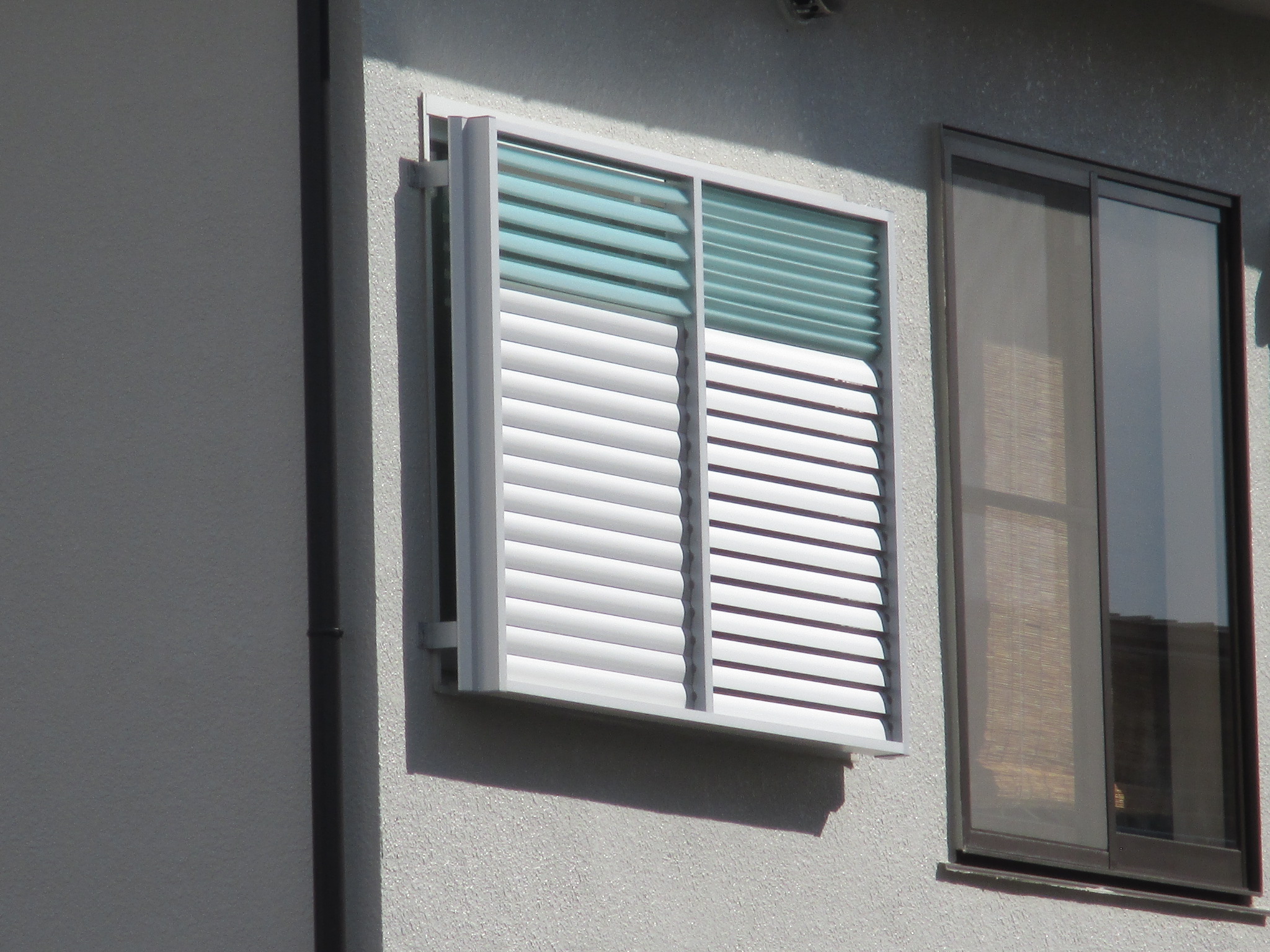 もっと開放的な浴室を・・・・浴室窓目隠し