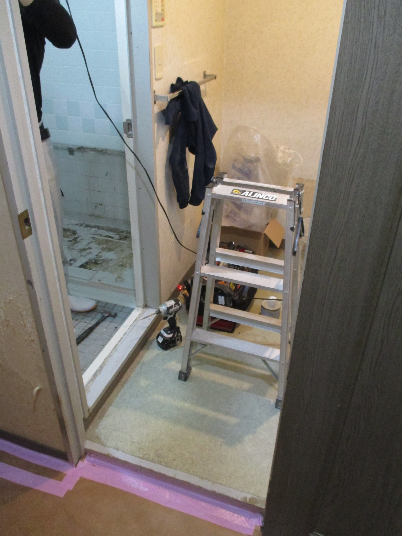 お風呂の段差を無くしたい！！①