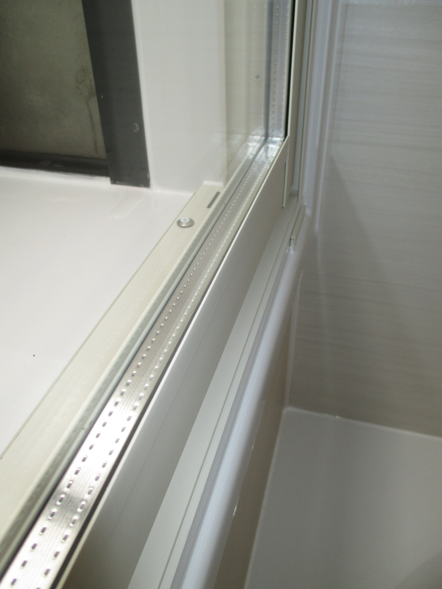 浴室に内窓で寒さ解消！！