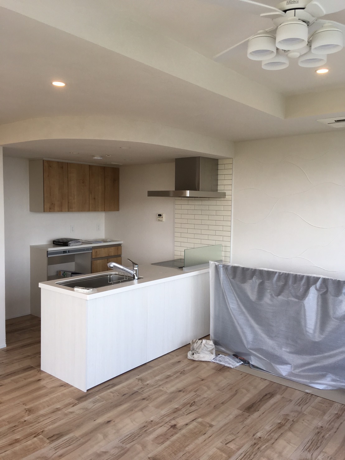 ペニンシュラ型のキッチン完工