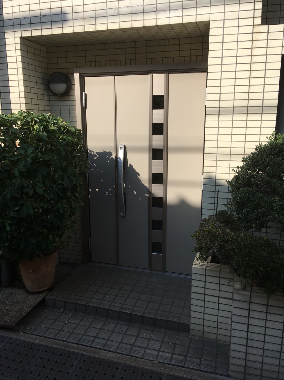 玄関ドアの交換が一日で!!