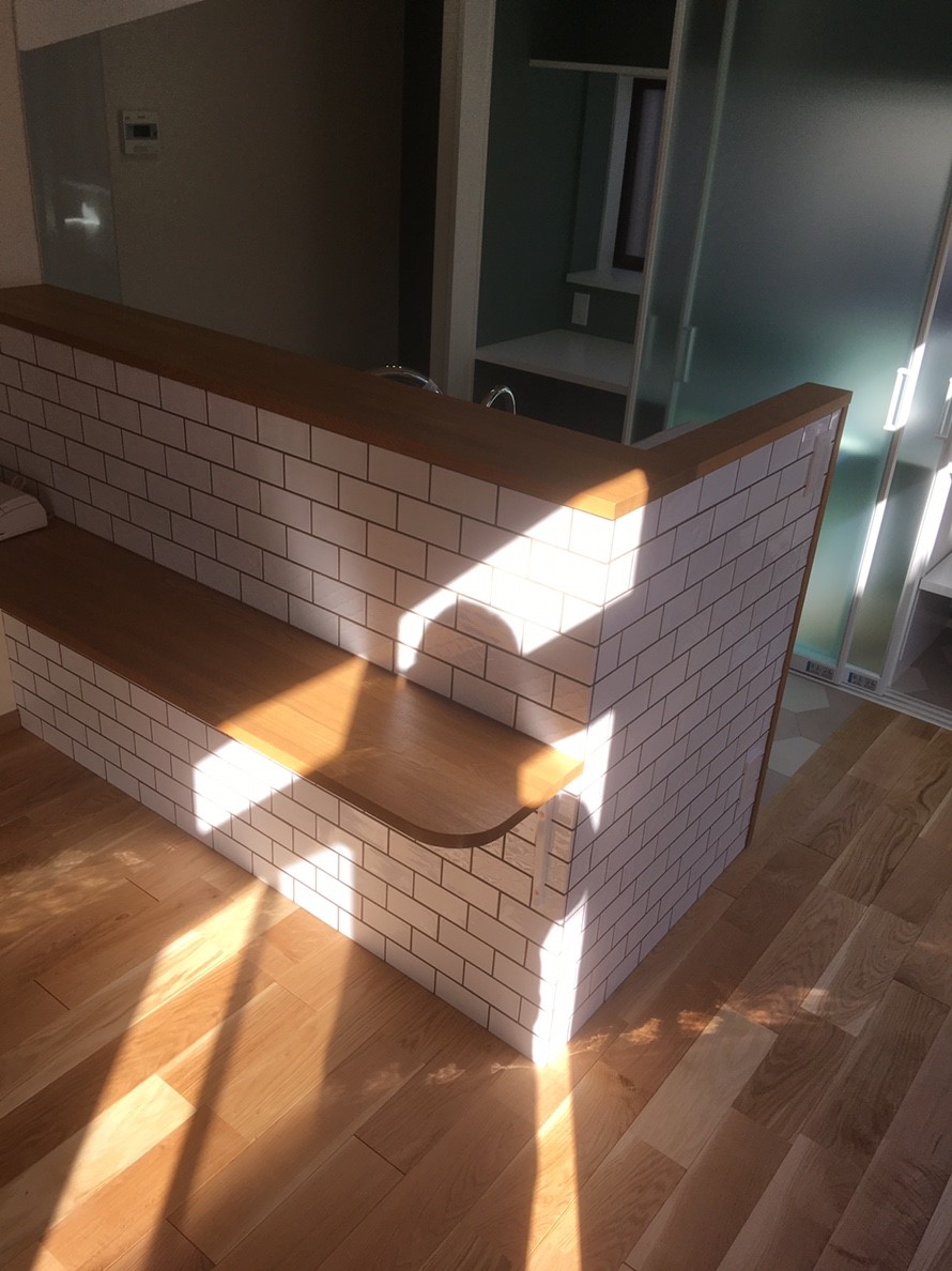 ﾀｲﾙを貼りました