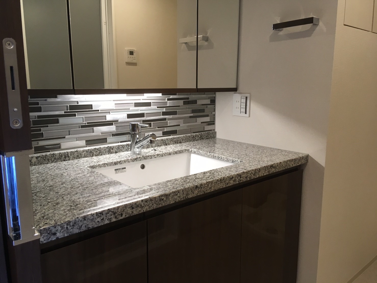 ～新築マンションに造作本棚を～④