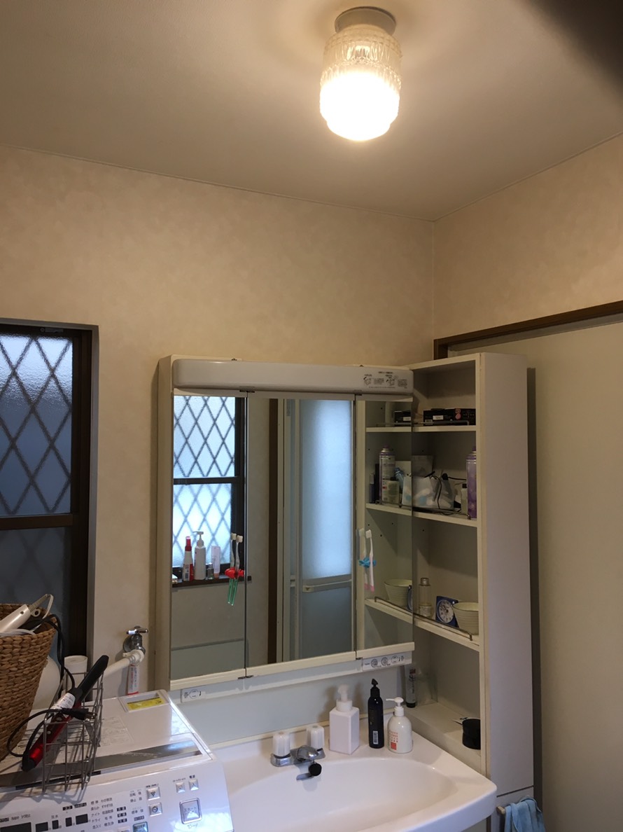 ﾕﾆｯﾄﾊﾞｽの壁と壁が表裏一体⇒袖壁造作