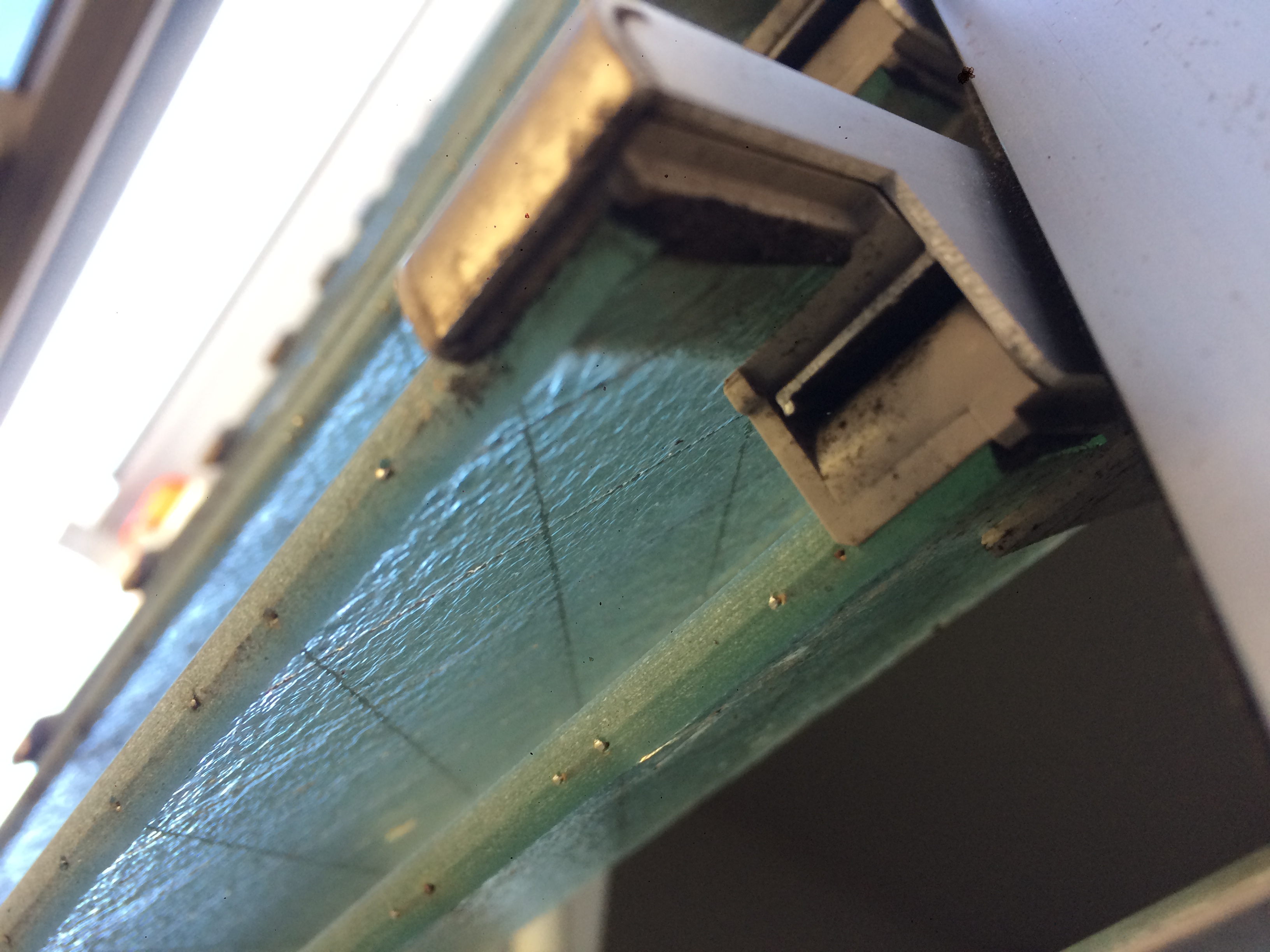 ルーバー窓ガラス交換♪