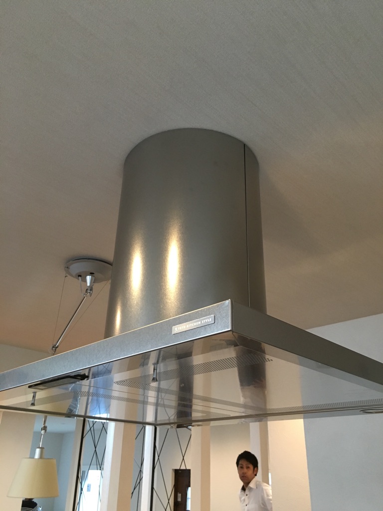 アイランドキッチン：トーヨーキッチン