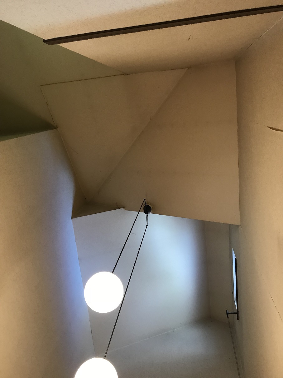 こんな時は室内用足場が必要です。