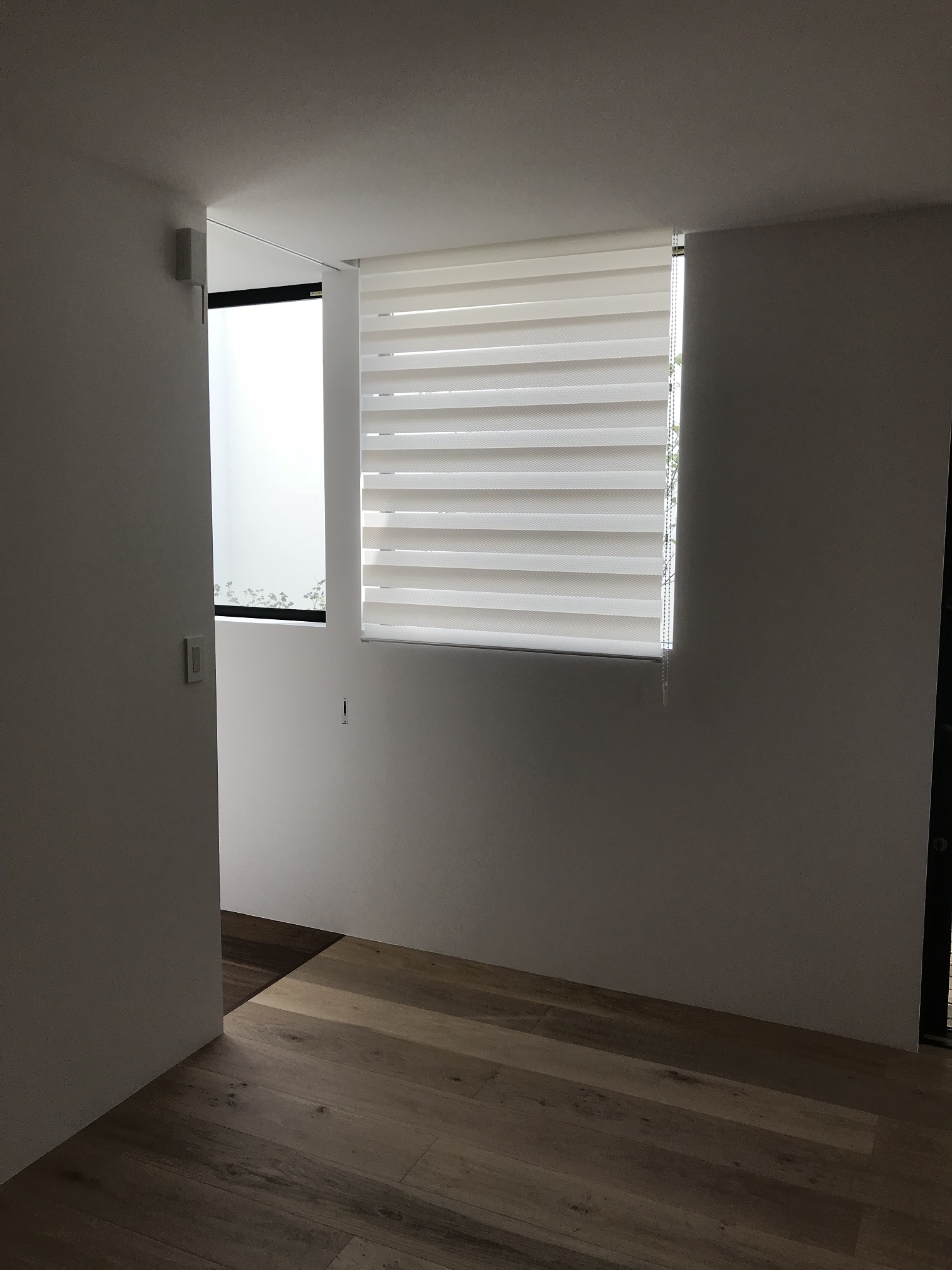 TOSO/ビジック　調光ロールスクリーンって、ご存知ですか？