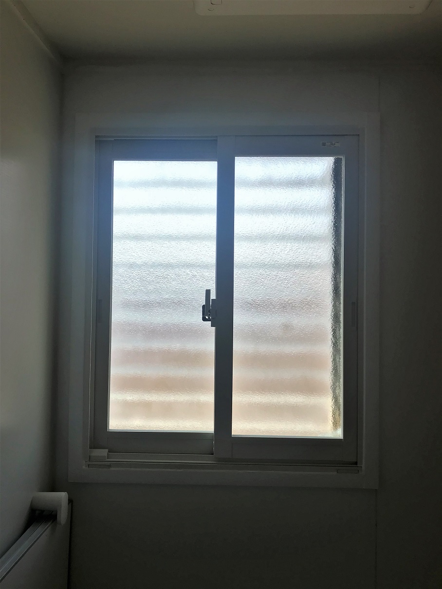 浴室の断熱・窓からの冷気には…