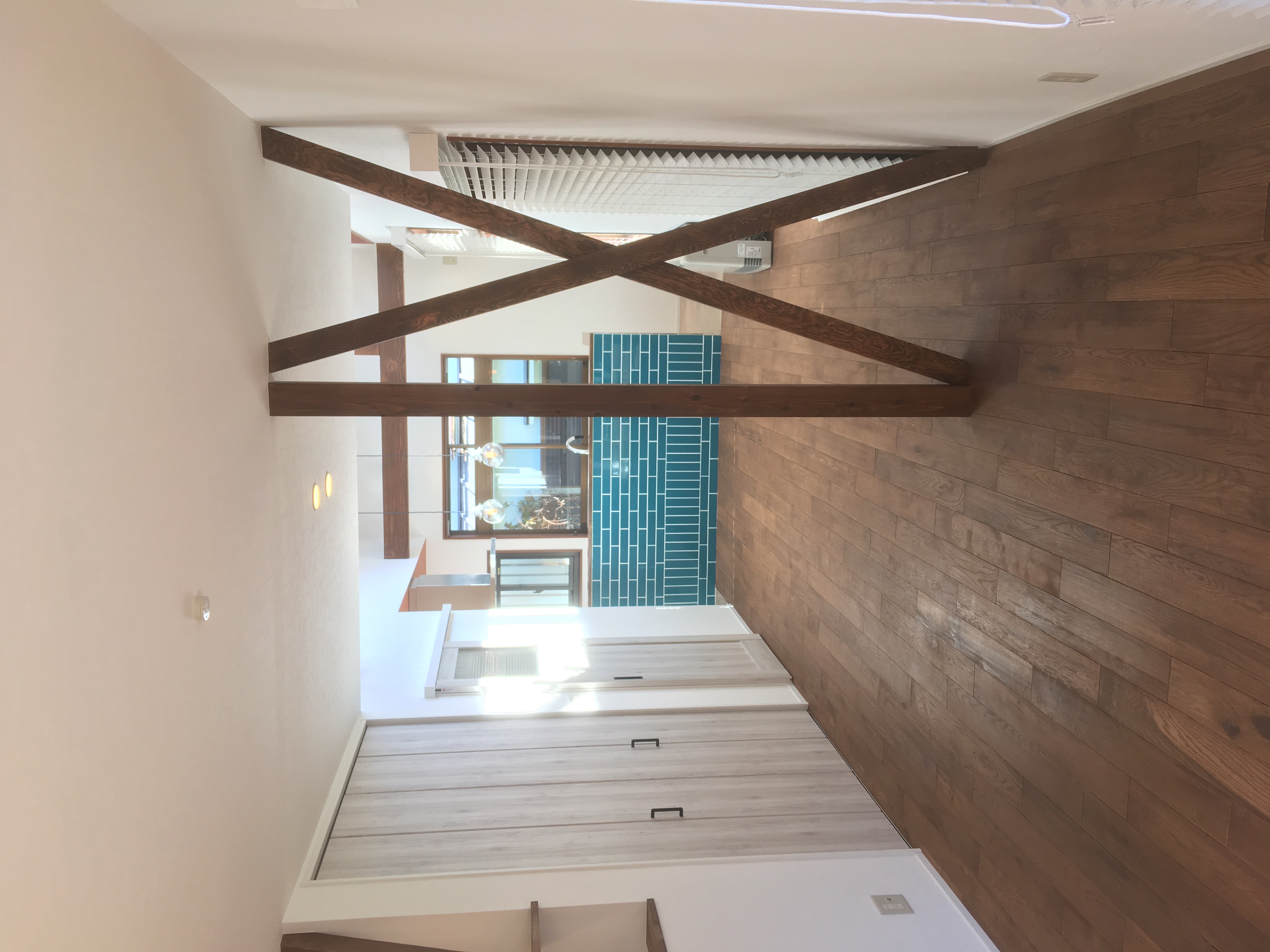 壁を取り払って広々空間へ