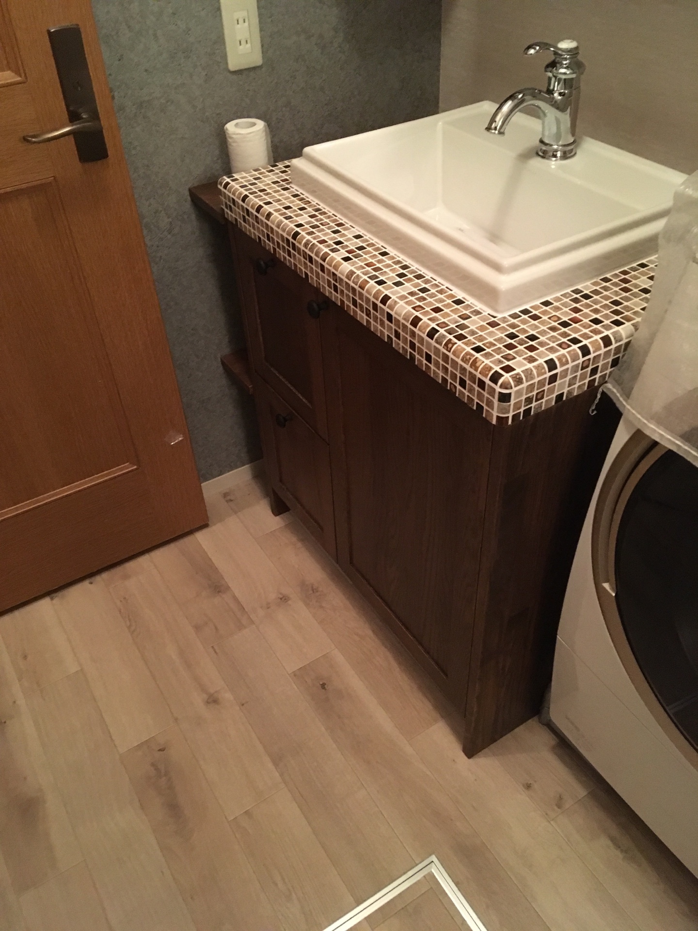 無垢の木の洗面台