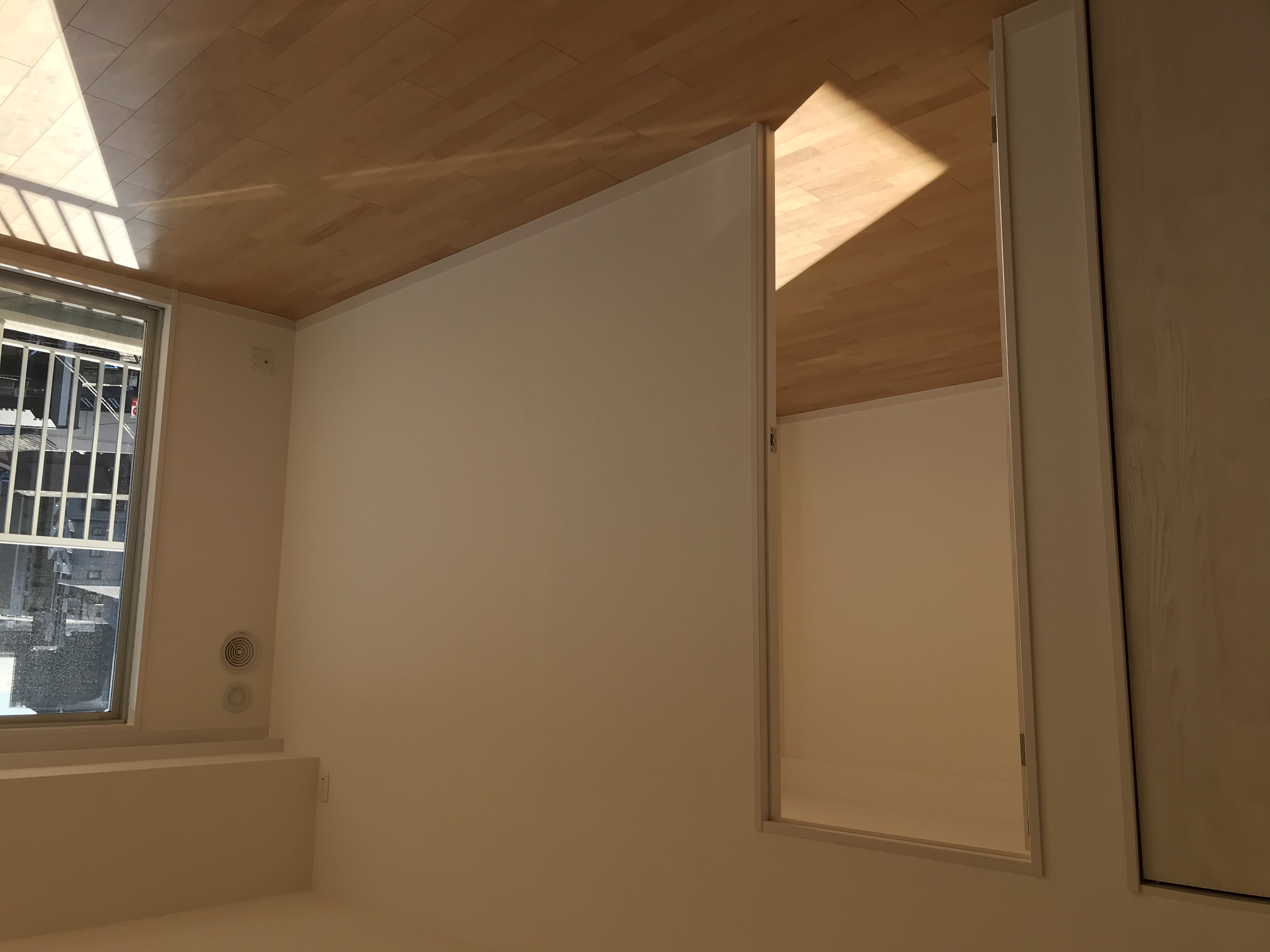 間仕切壁を引戸へ