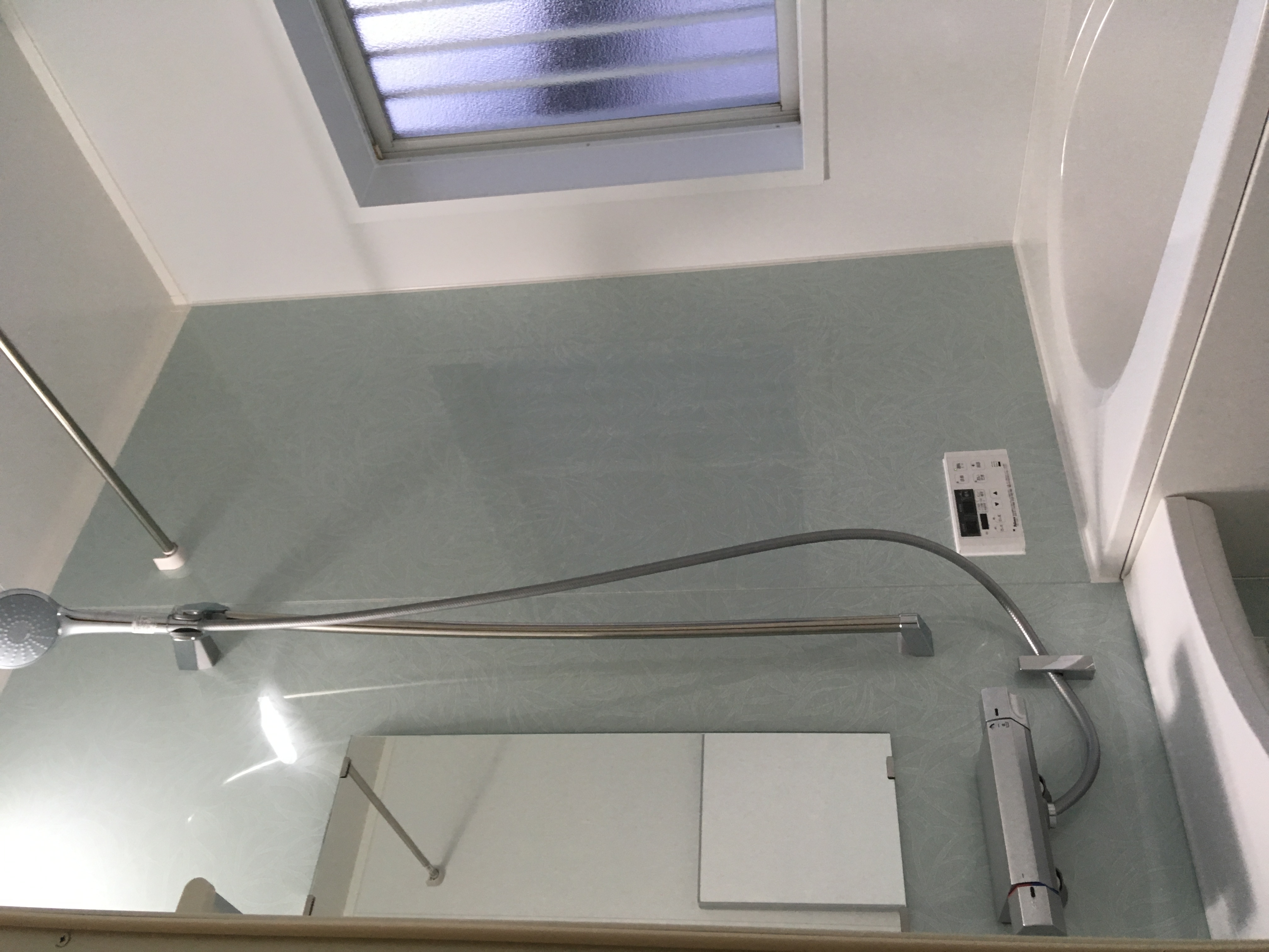 新色発売☆LIXILユニットバス