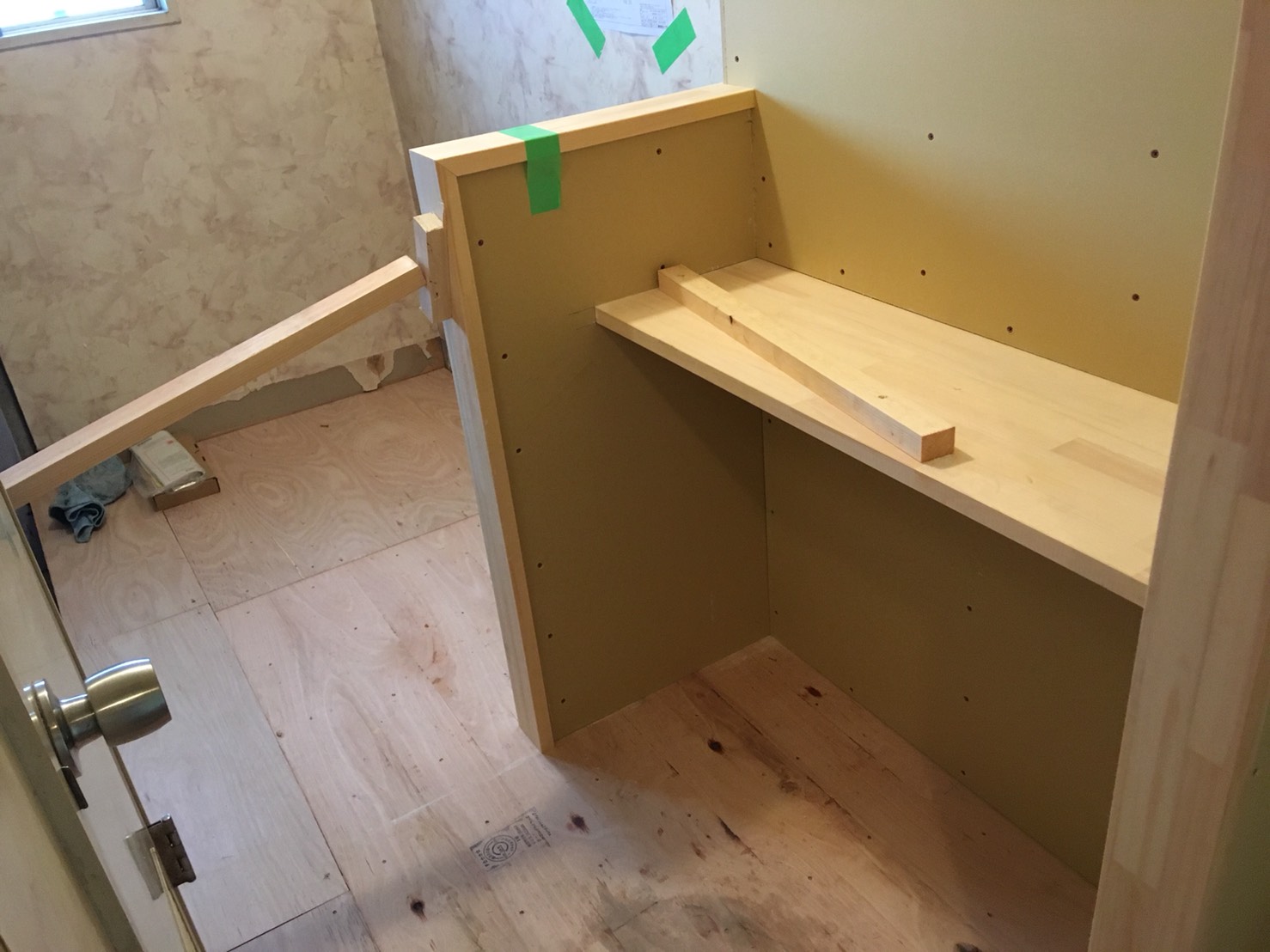 ■玄関収納・化粧カウンター