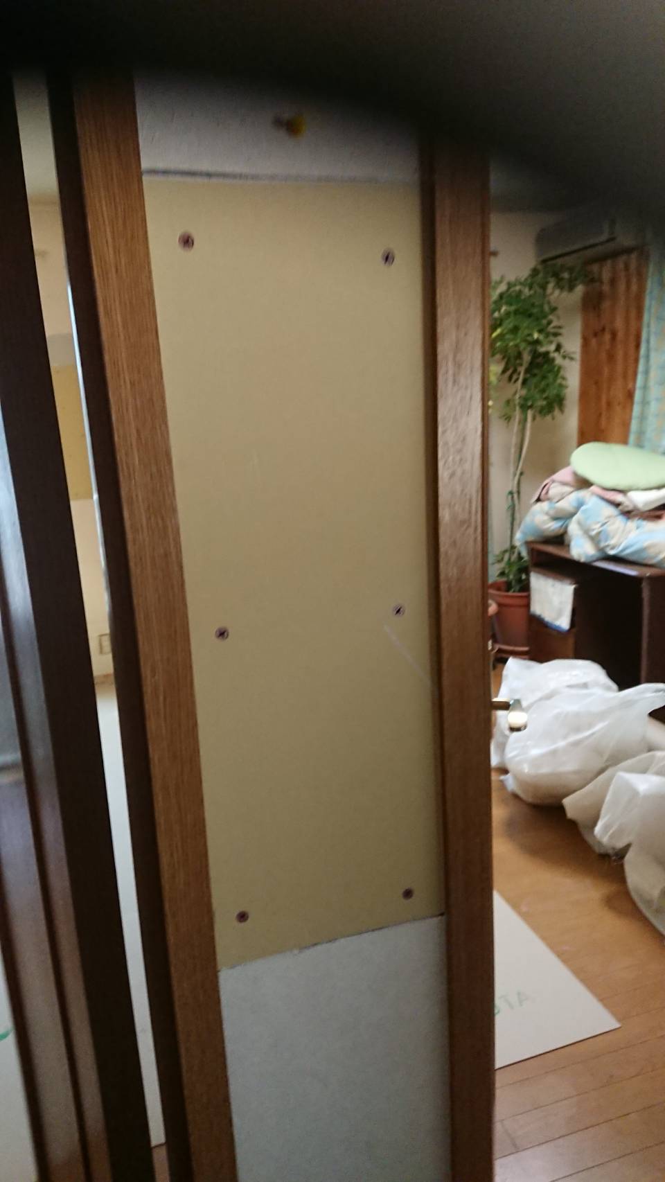 ■壁穴修復しました。。。