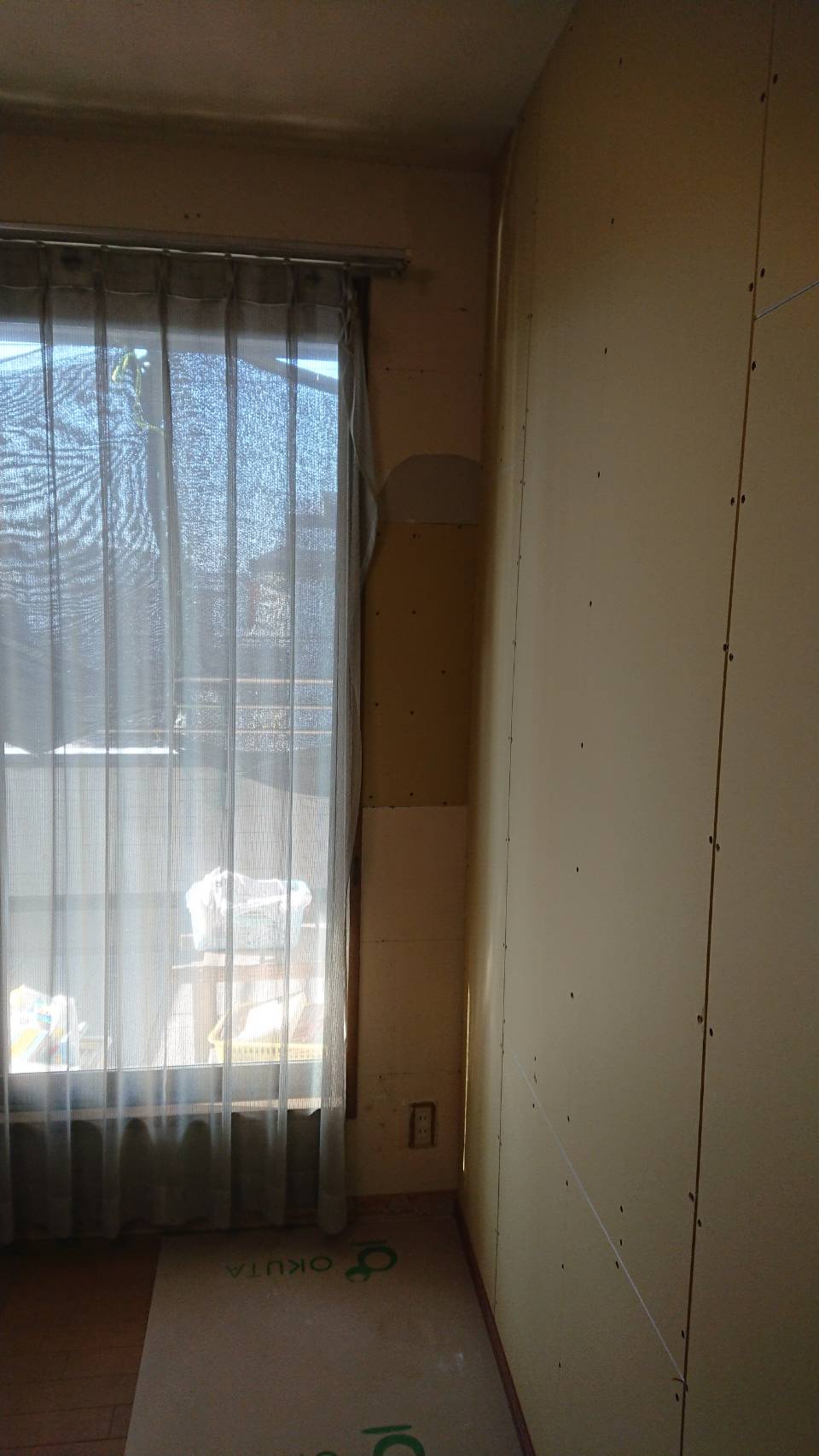 ■間仕切壁、造作しました。