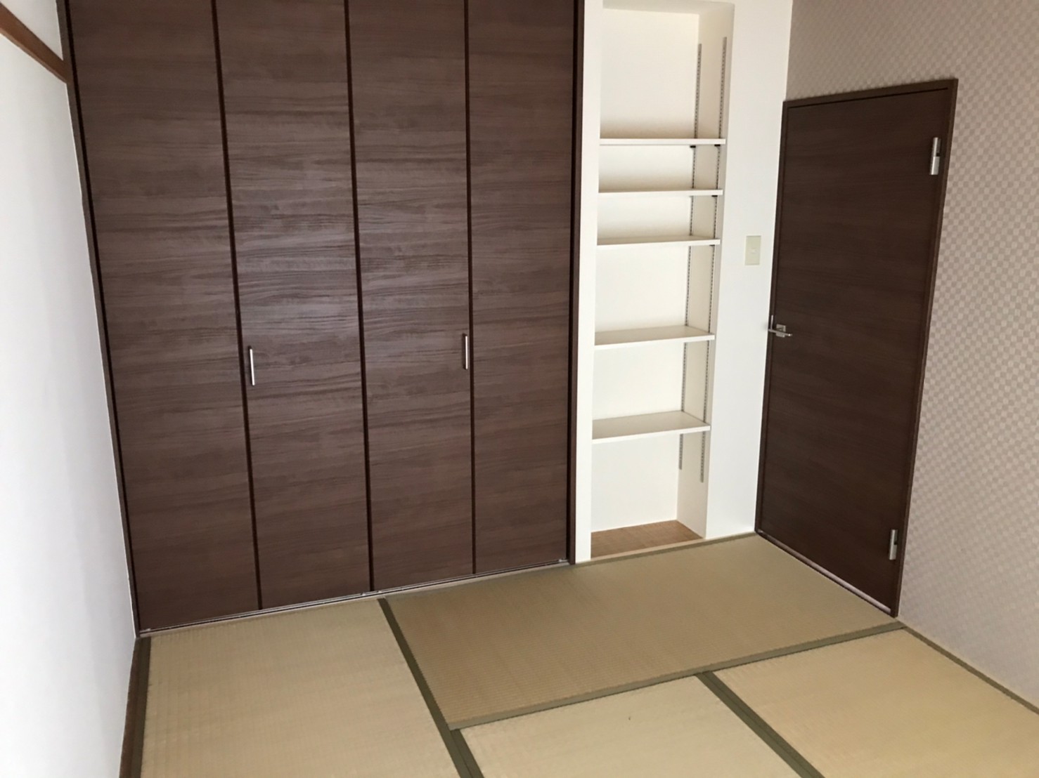 和室の壁と押入