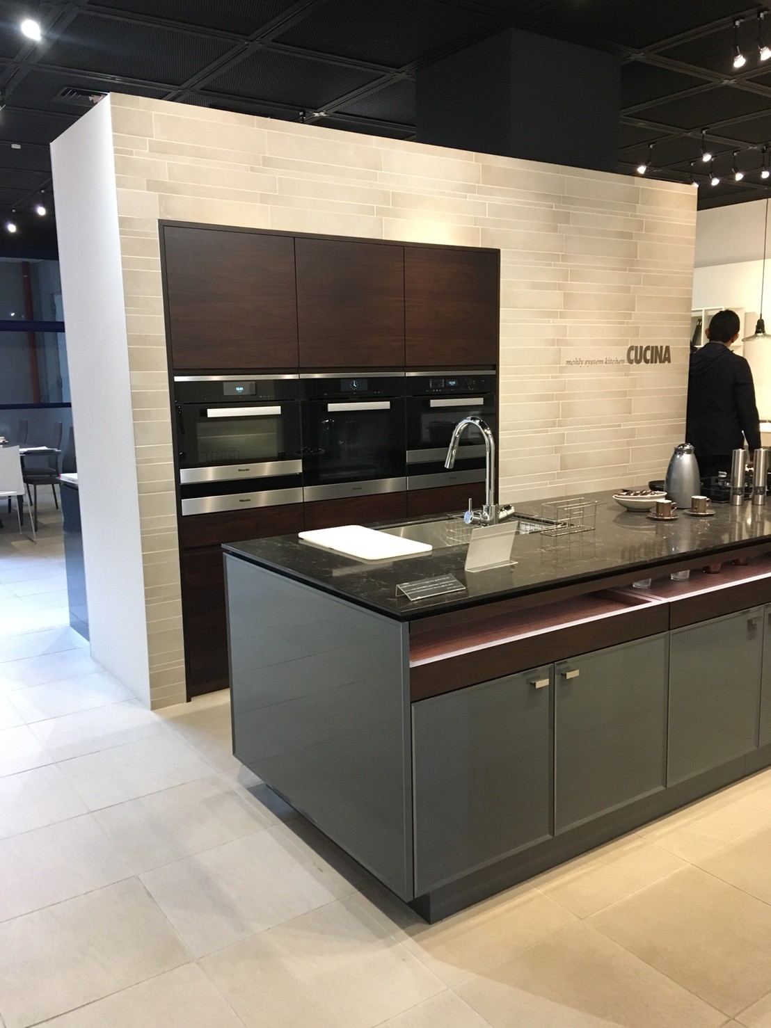 CUCINA　ショールーム　オーダーキッチン　