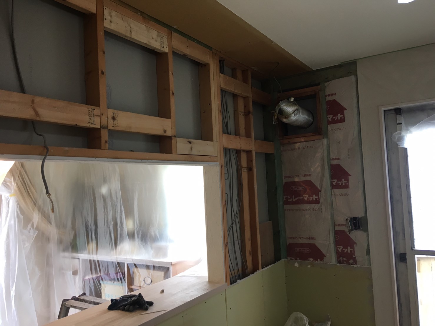 キッチン解体します