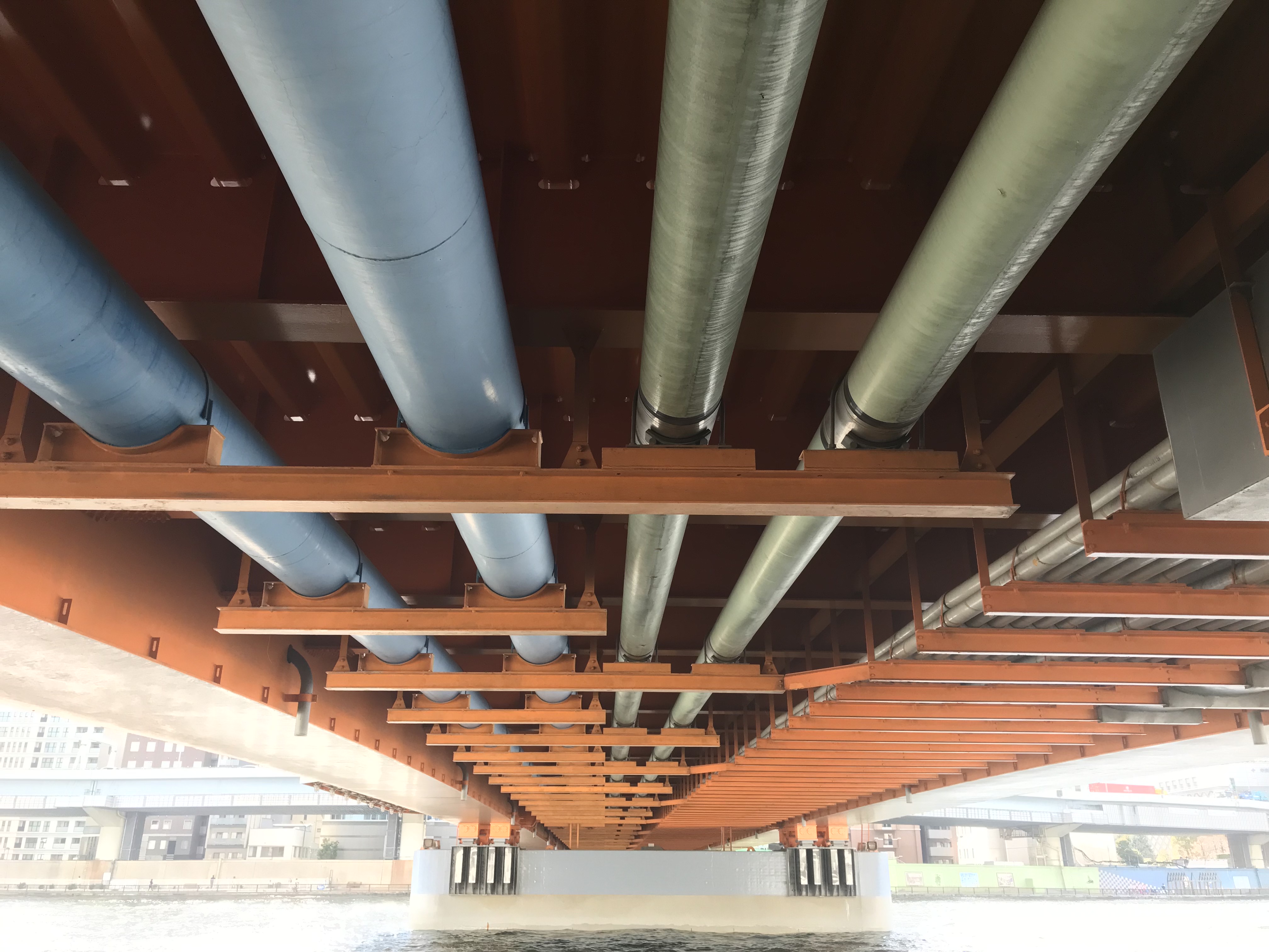 発見！　橋の下