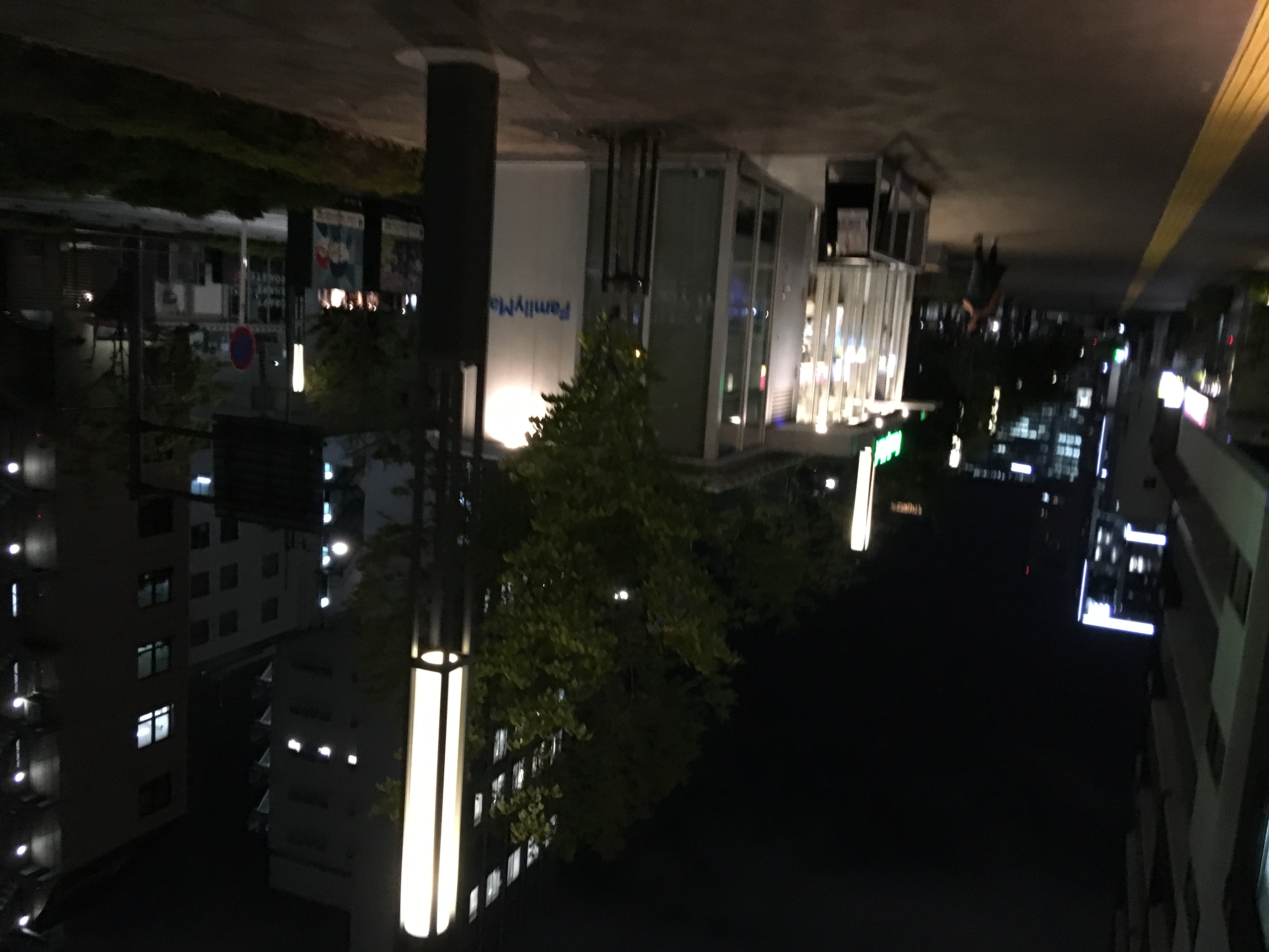 夜・都会の散歩