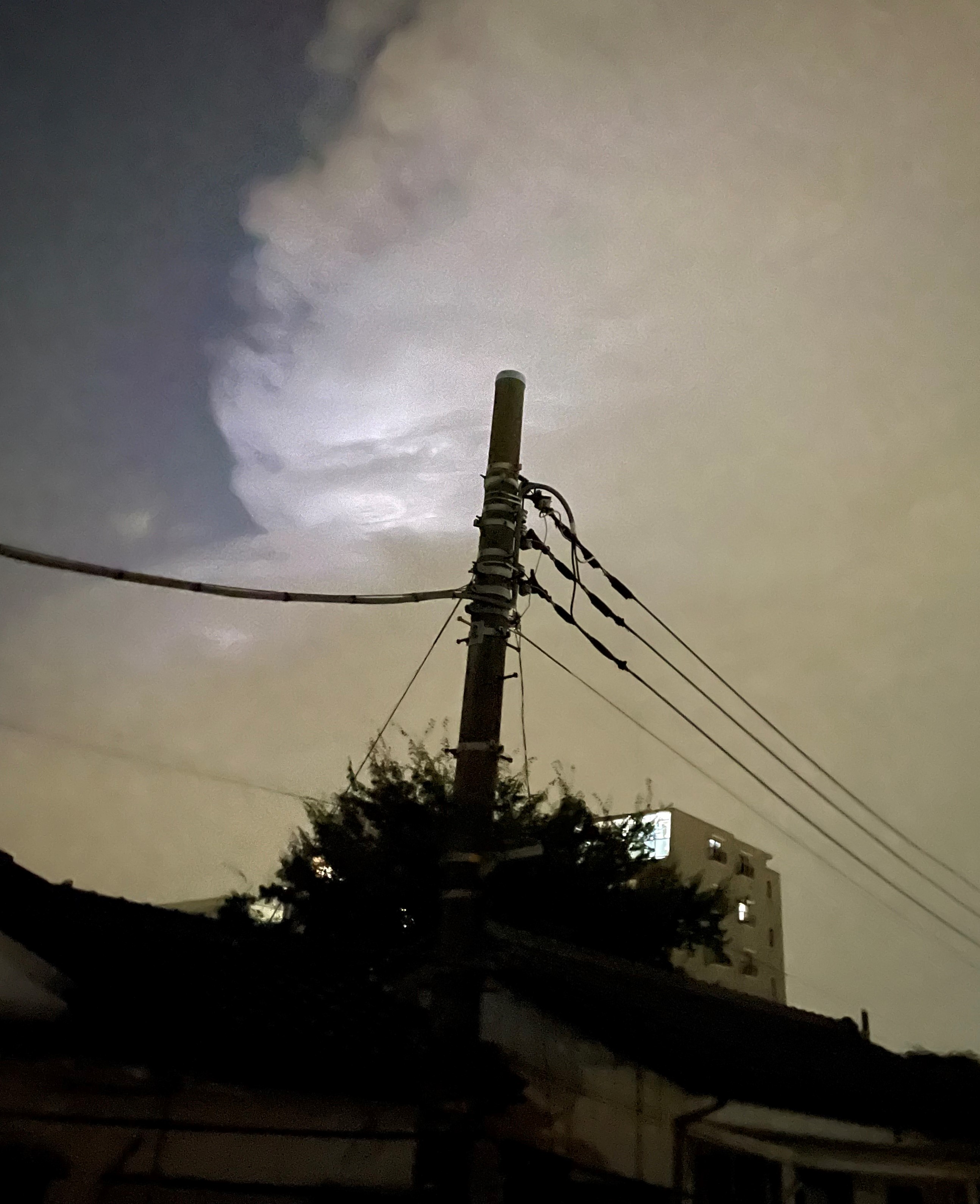 稲妻は秋の季語・・らしい