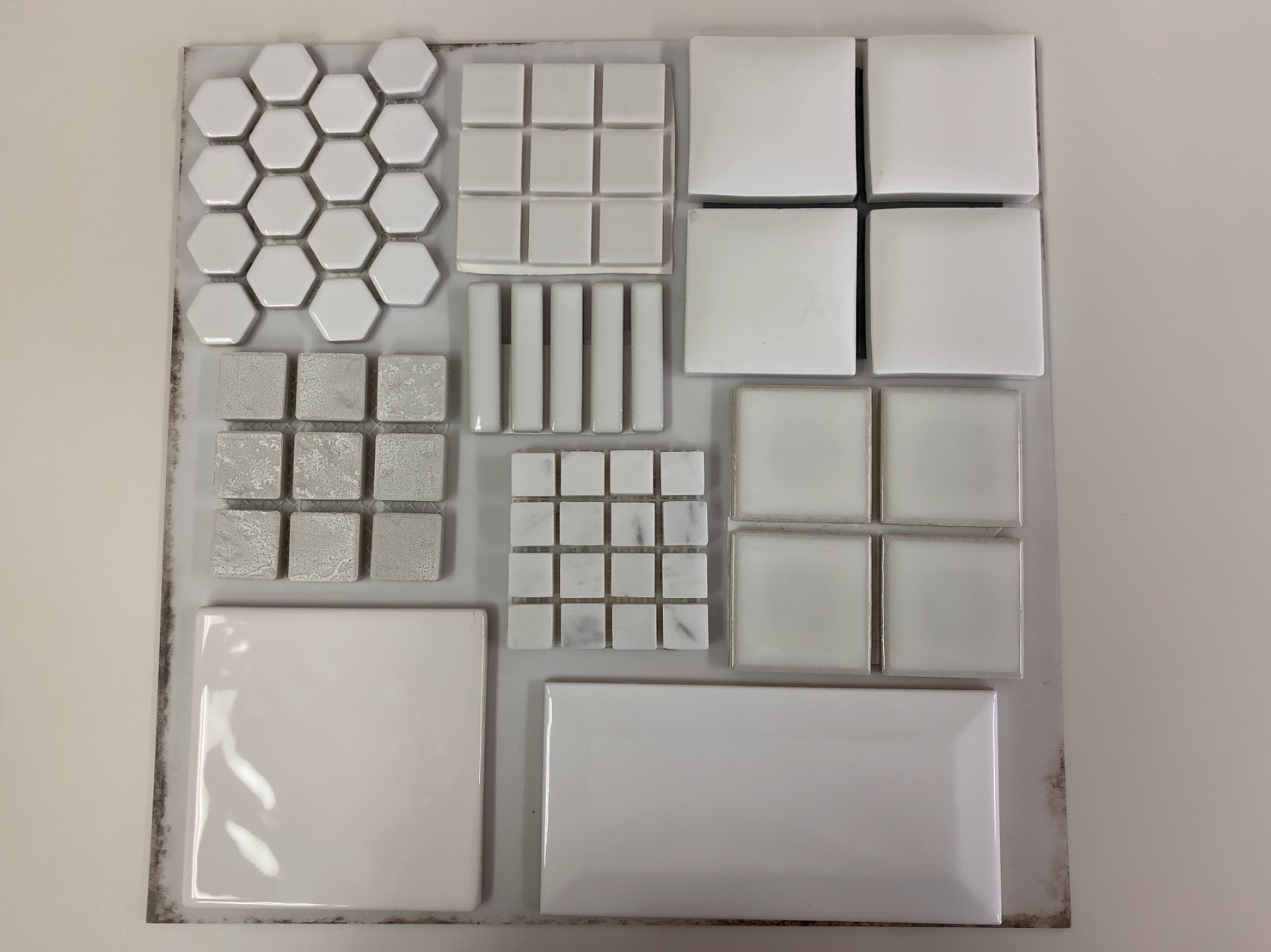 タイルのいろいろ　-- 質感・形 --