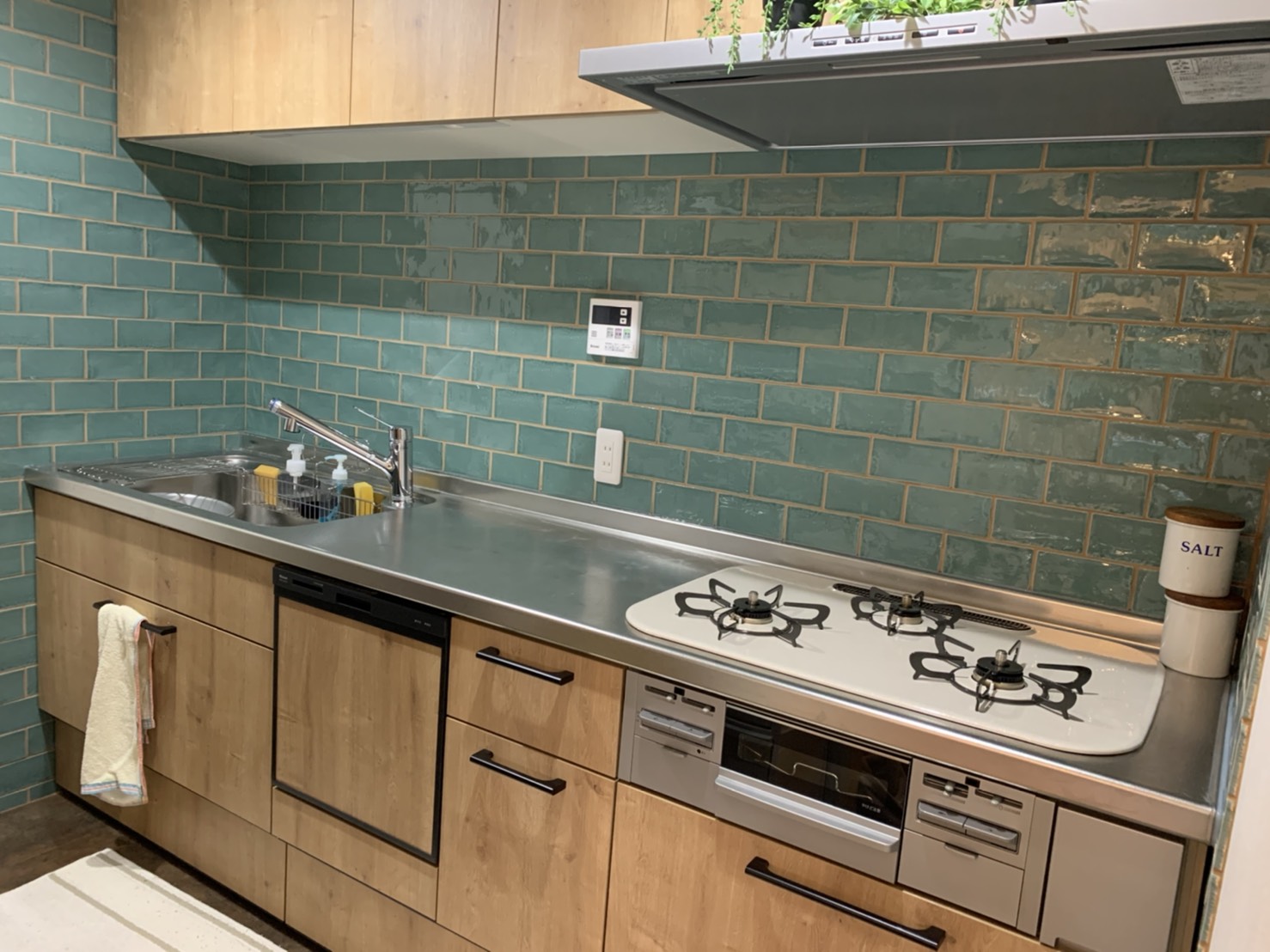 タイルのいろいろ　　-- 目地であそぶ ・目地で個性を --