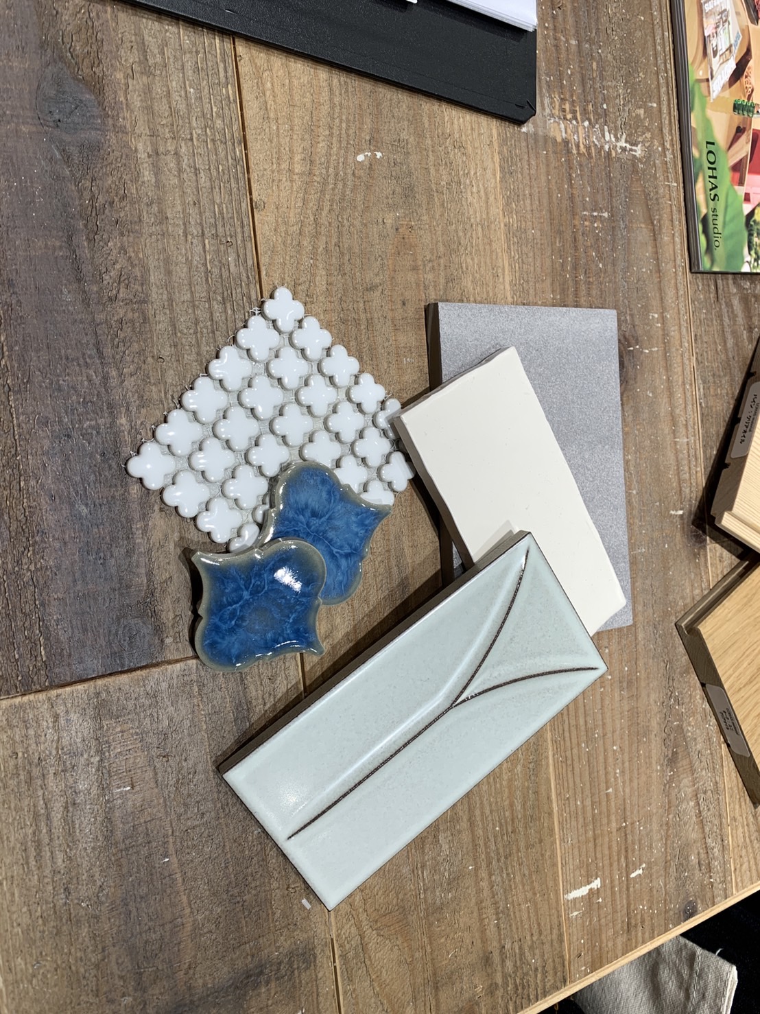 4月12日　“タイル” 名称統一100周年の日。