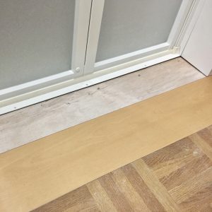 浴室の入り口の床を補修