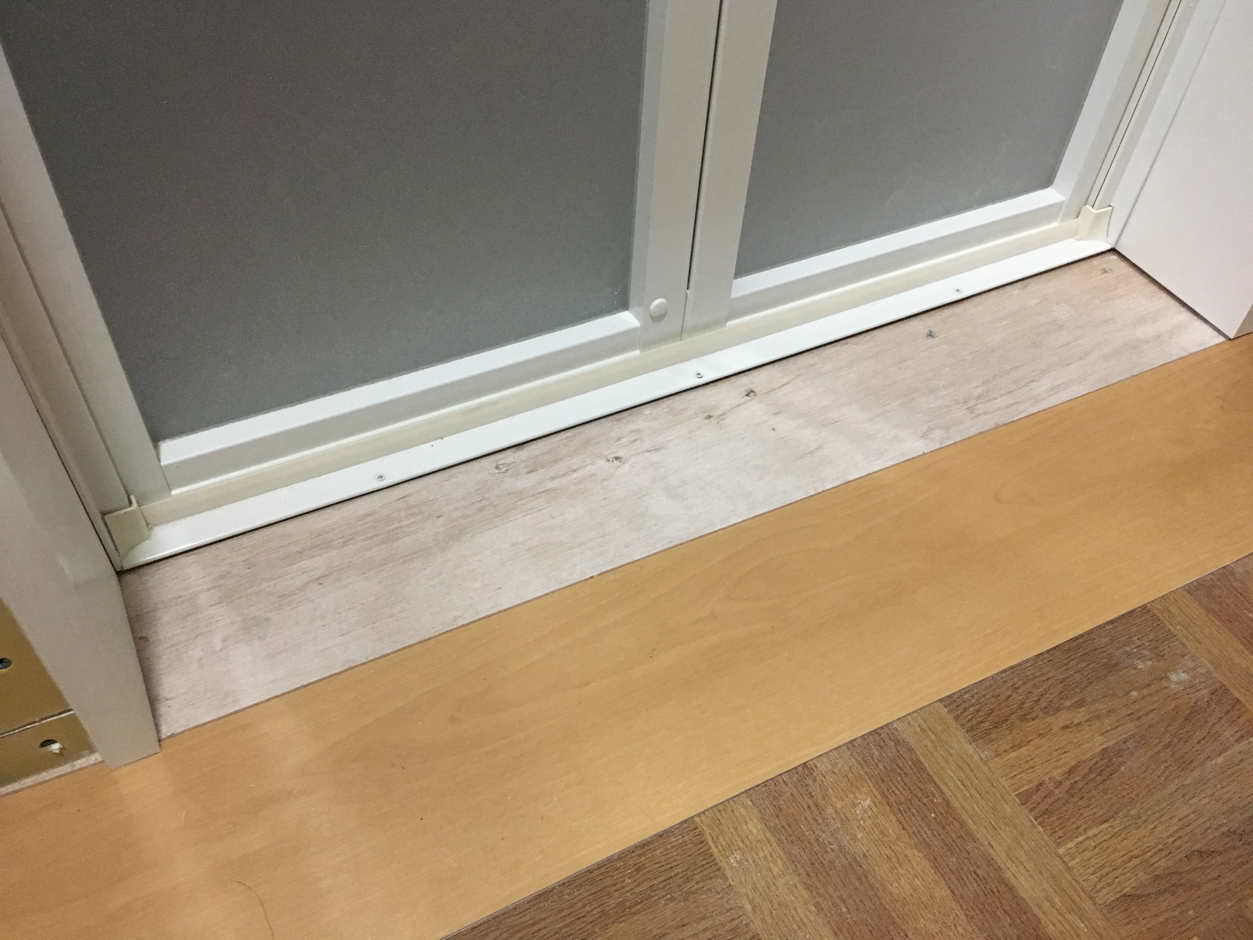 【洗面所の敷居補修事例】～傷みやすい浴室出入り口～