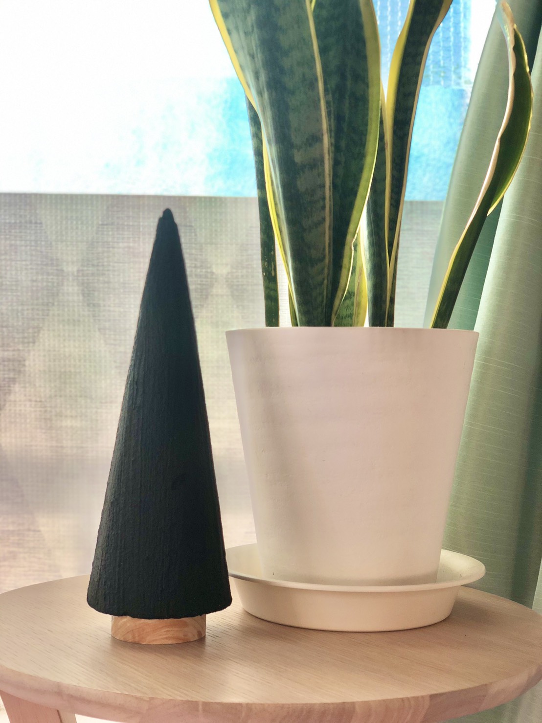 【赤ちゃんも安心！自然素材の炭で部屋の除湿・消臭】