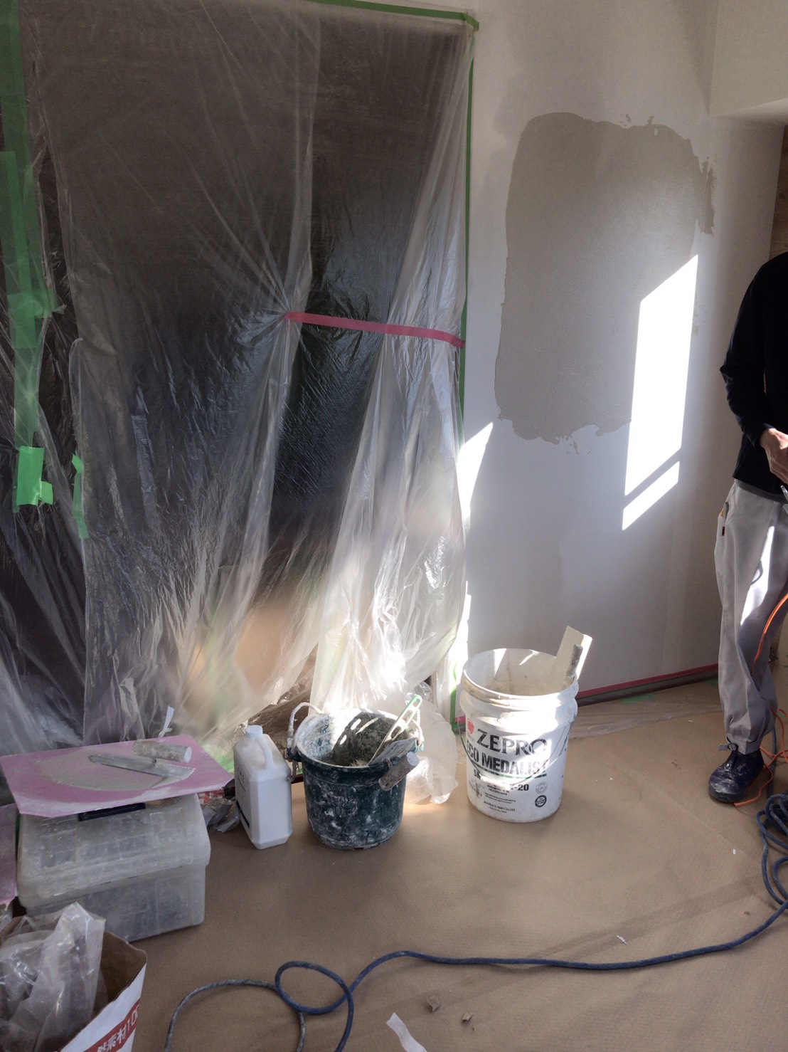 珪藻土施工中です