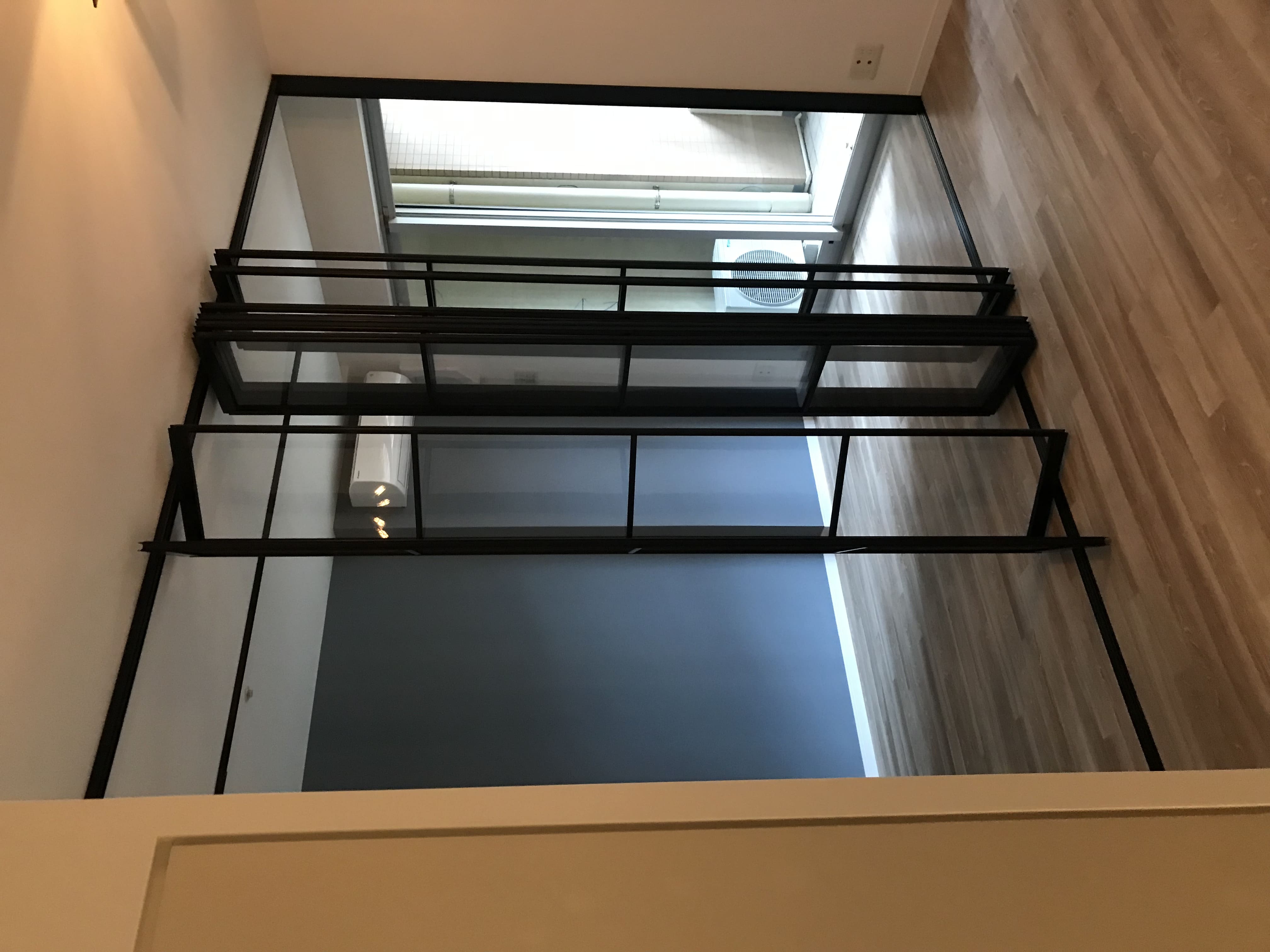 スタイリッシュな間仕切～プレイス スウィング～【施工事例】