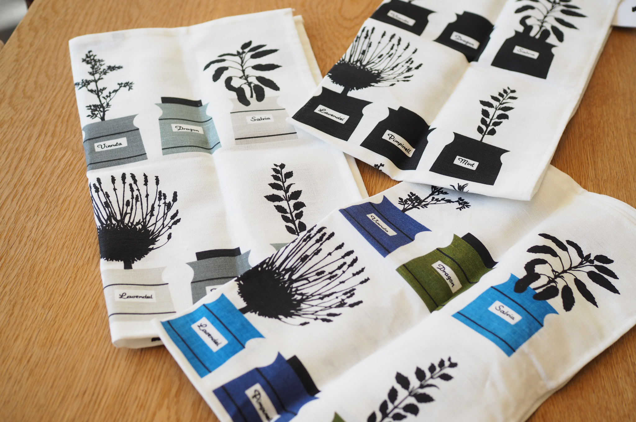 　【雑貨紹介】お部屋を華やかにしてくれる北欧のキッチンタオル