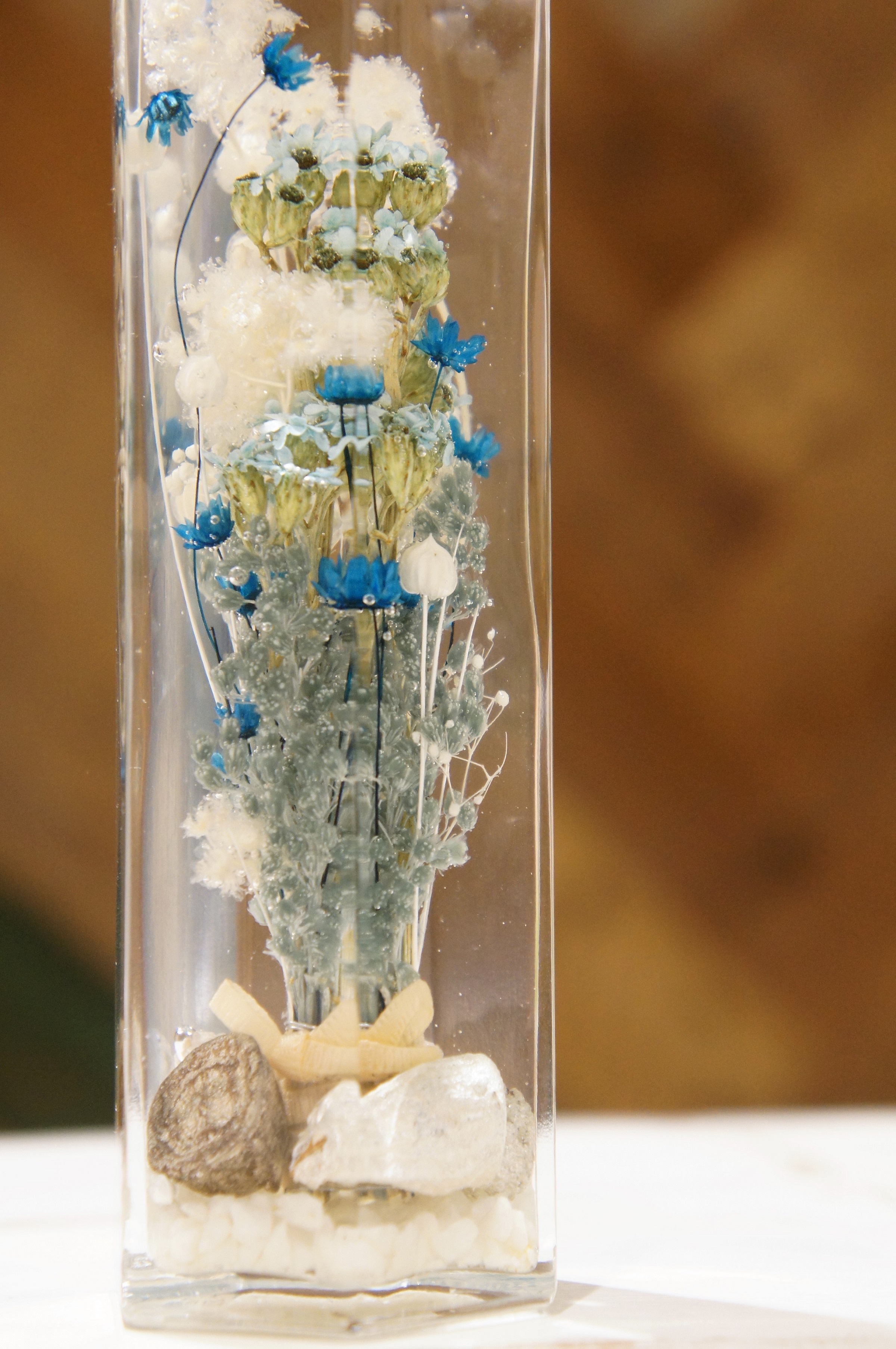 つづき　ミモザと春色のハーバリウムワークショップを開催しました。