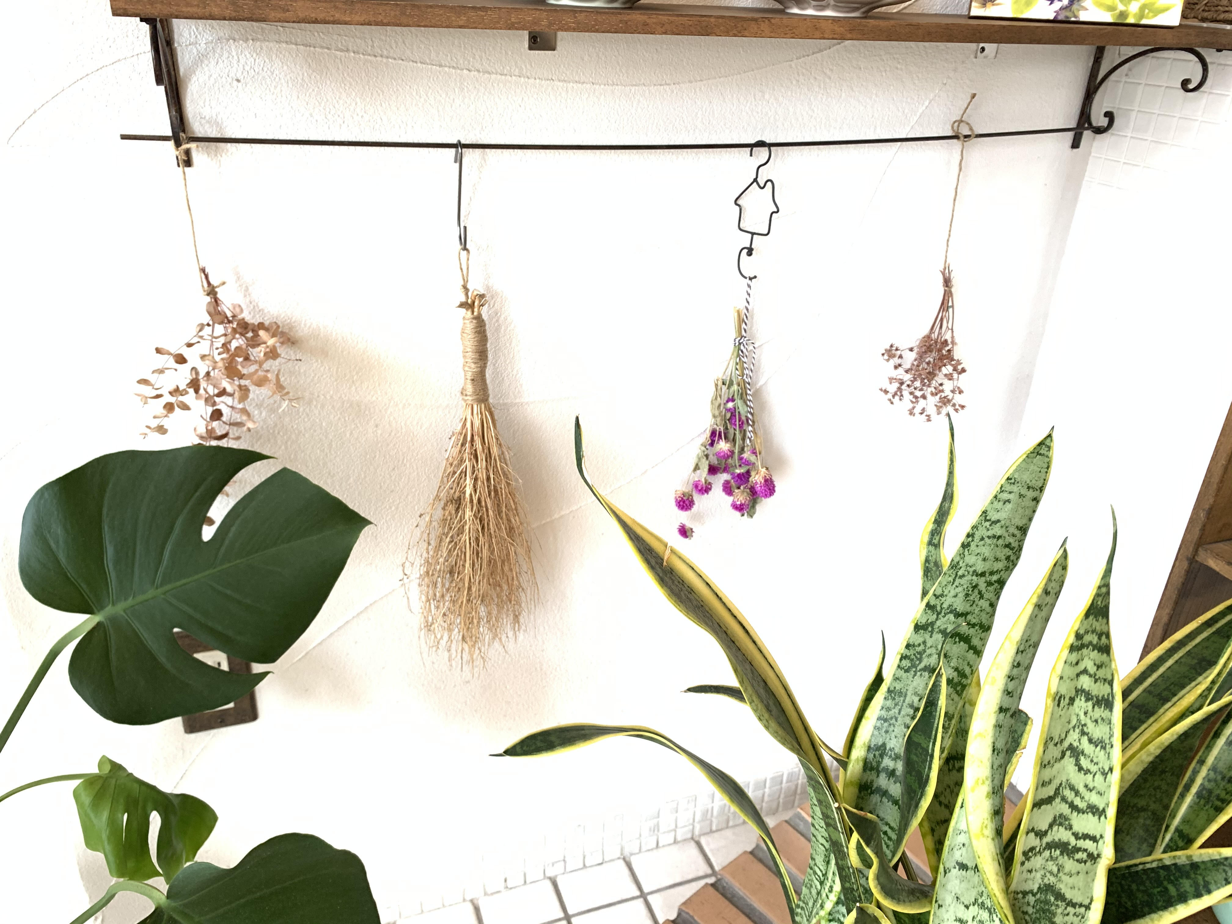 コキアの手作りミニほうき