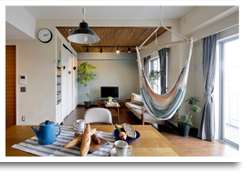 家族もゲストも楽しめる、爽やかな家カフェ(マンション)