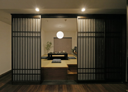 格子の宴 -現代の茶の間空間-