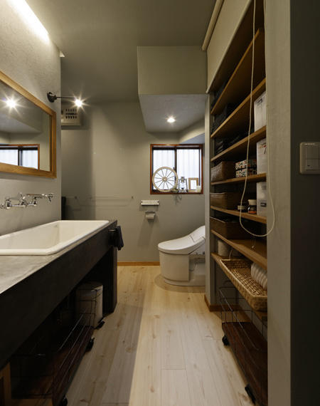 「ワンルームサニタリー -限られたスペースの有効活用-